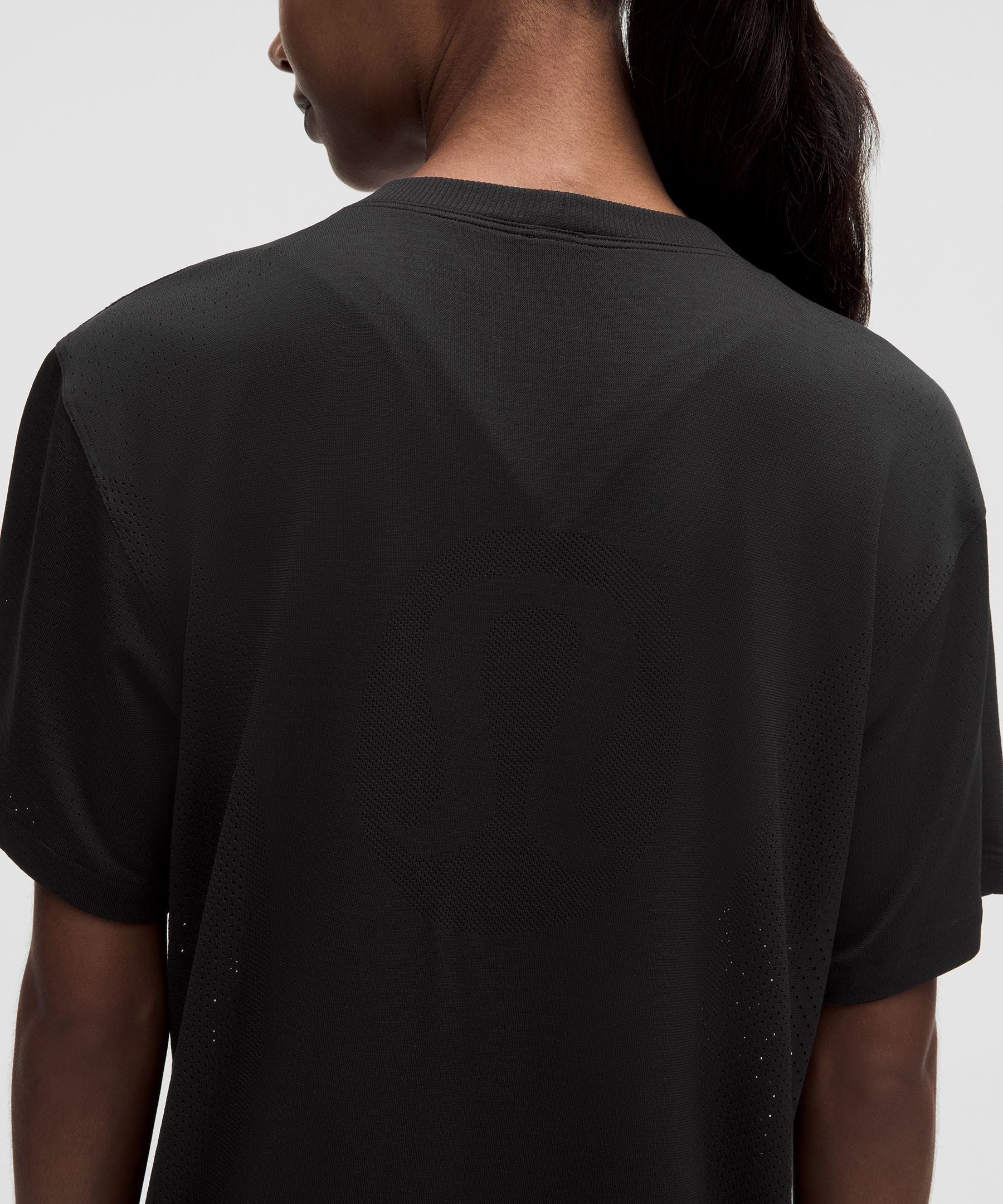 Lululemon Women's Swiftly Relaxed Short-Sleeve Shirt Hip Length *Logo