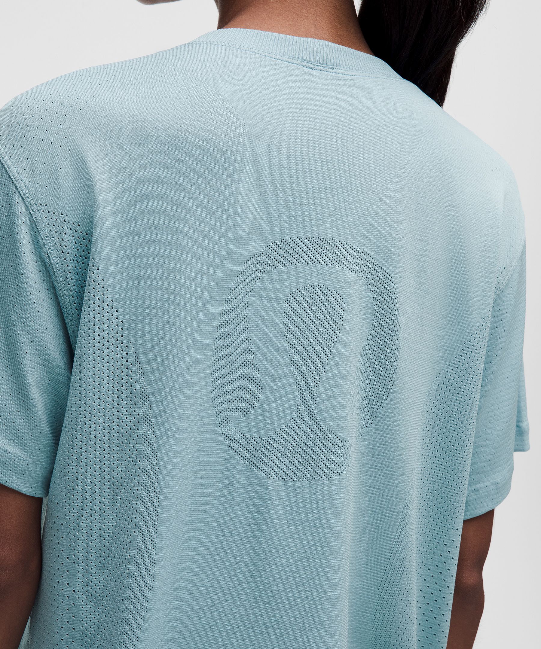 Lululemon Women's Swiftly Relaxed Short-Sleeve Shirt Hip Length *Logo