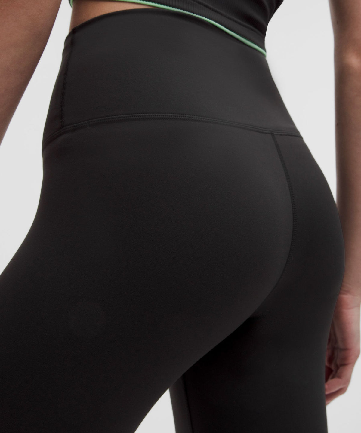 Lululemon Women's Wunder Train High-Rise Tight 28"