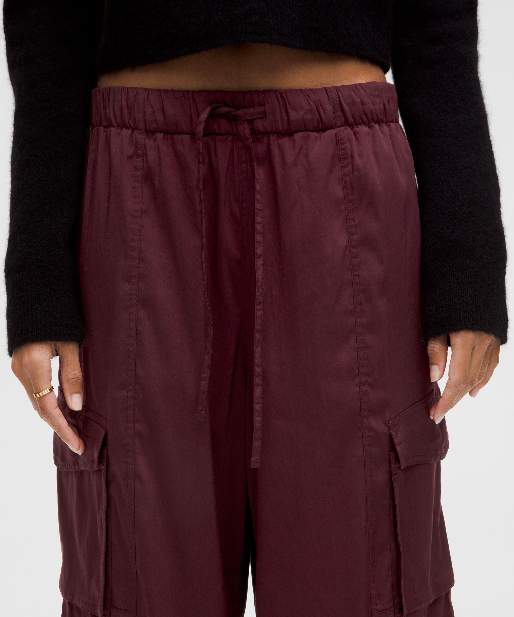 Lululemon Lightweight Adjustable Mid-Rise Cargo Pant