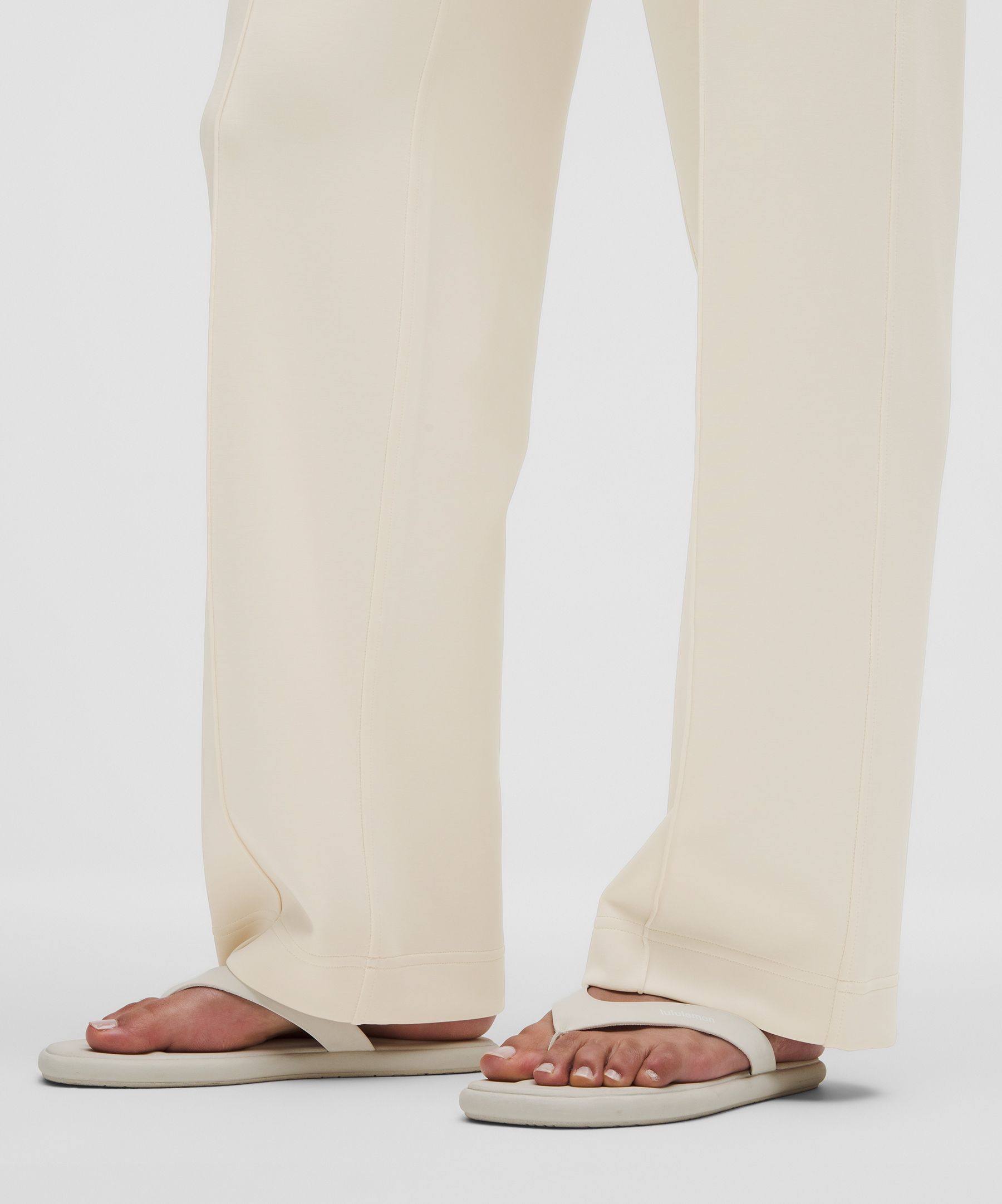 Lululemon Softstreme Pintuck Mid-Rise Pant *Short