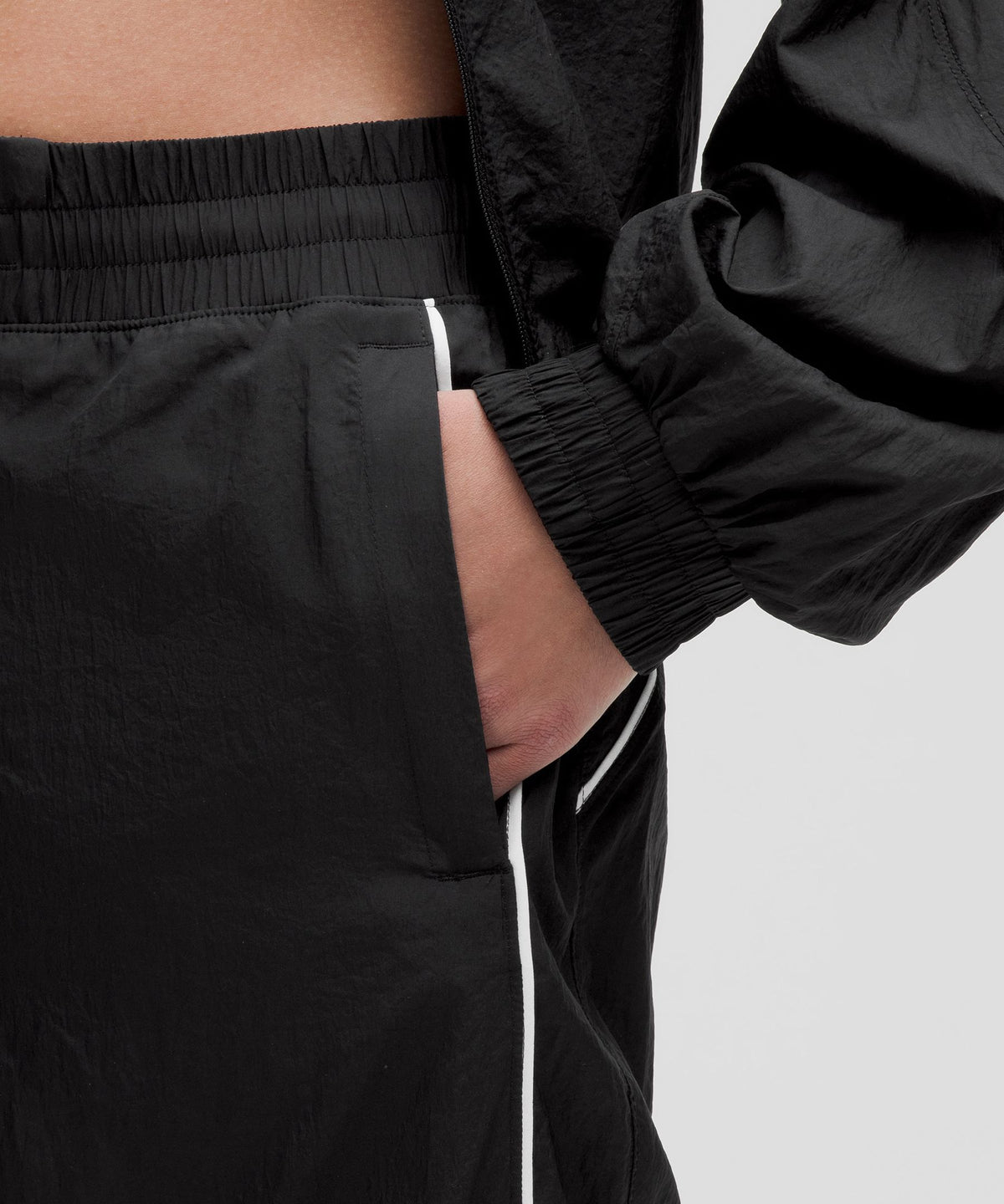 Lululemon Women's License to Train Mid-Rise Lightweight Jogger