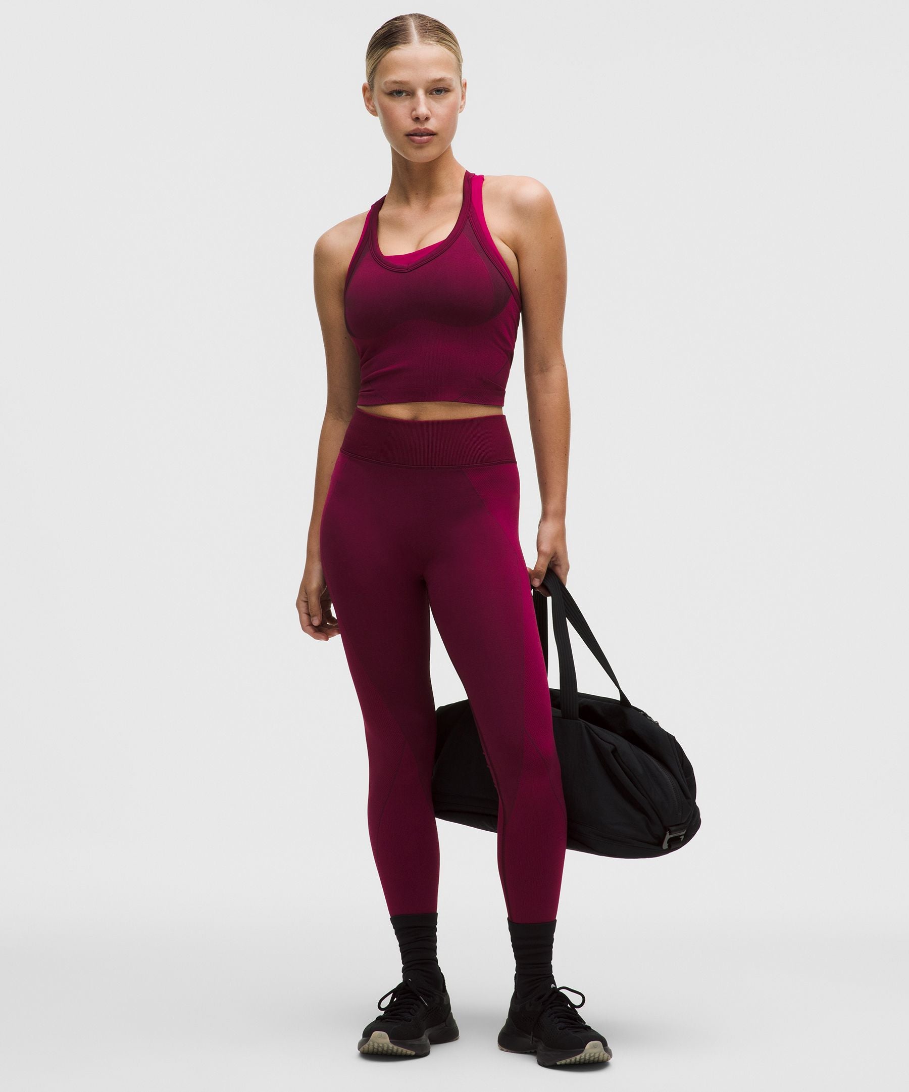 #color_berry-rumble/black-plum