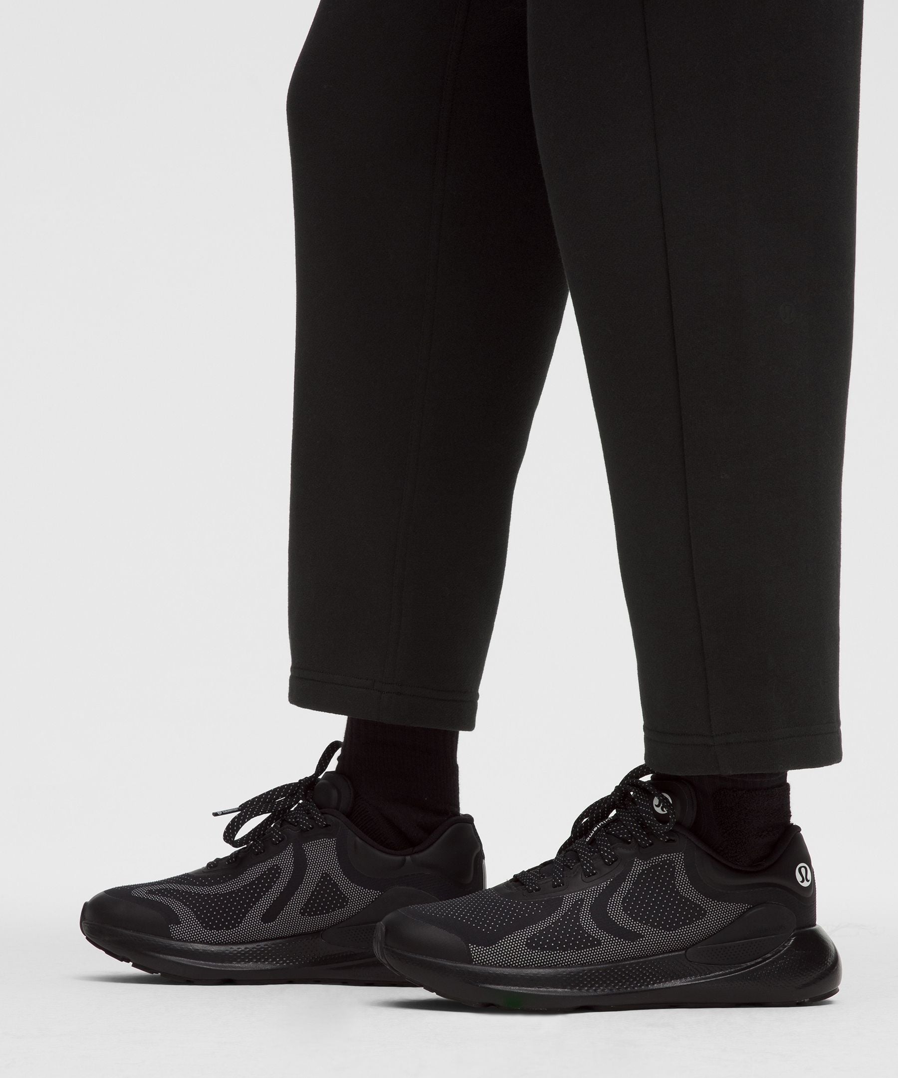 Lululemon Scuba Mid-Rise Tapered Pant 7/8 Length