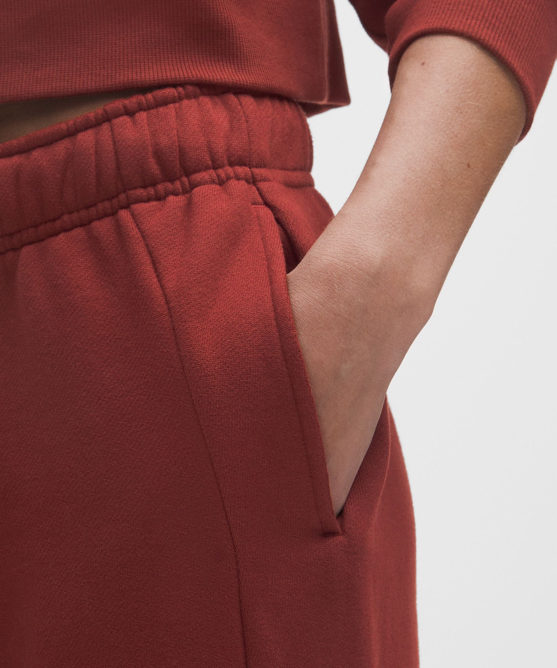 Lululemon Scuba Mid-Rise Tapered Pant 7/8 Length