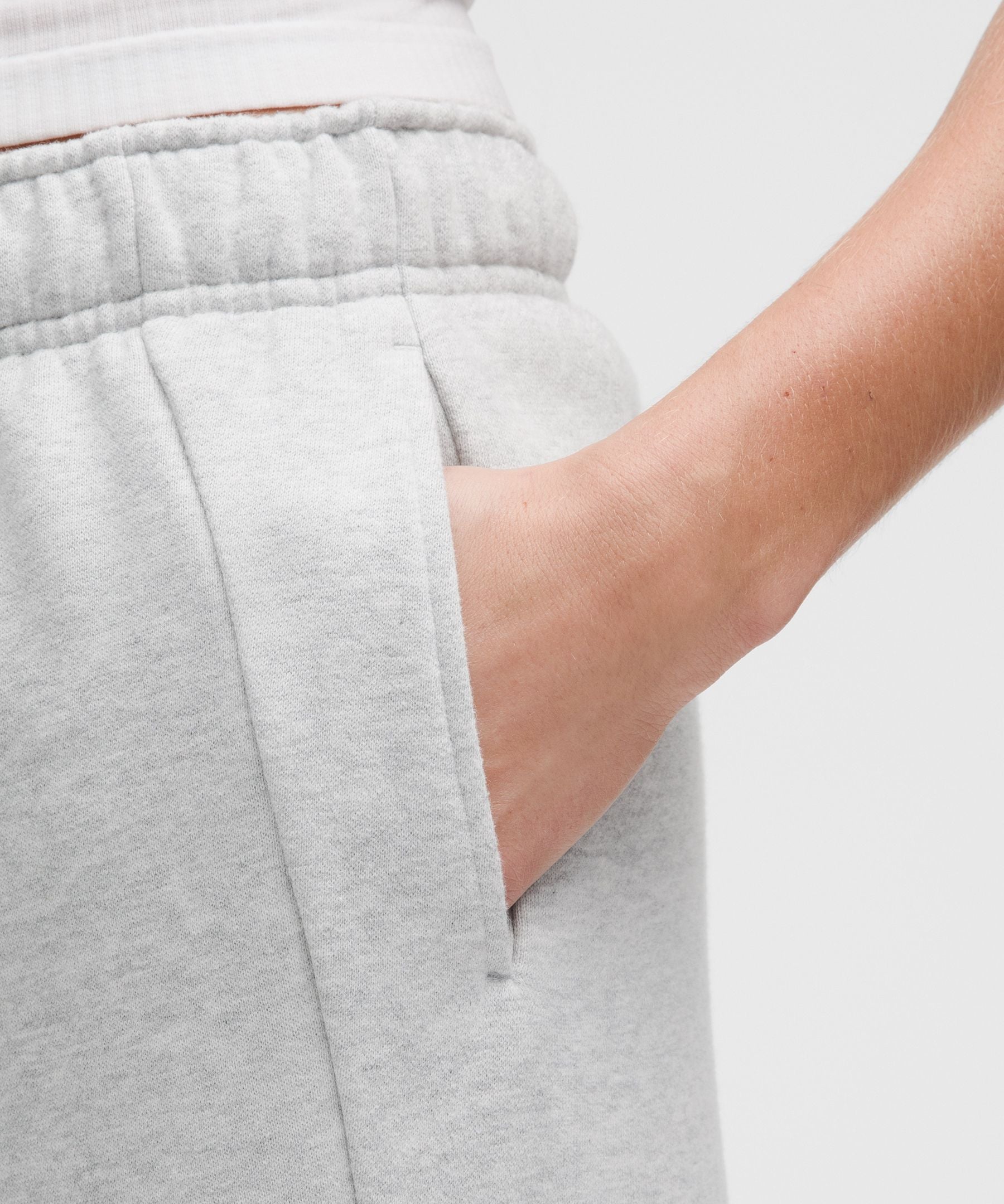 Lululemon Scuba Mid-Rise Tapered Pant 7/8 Length
