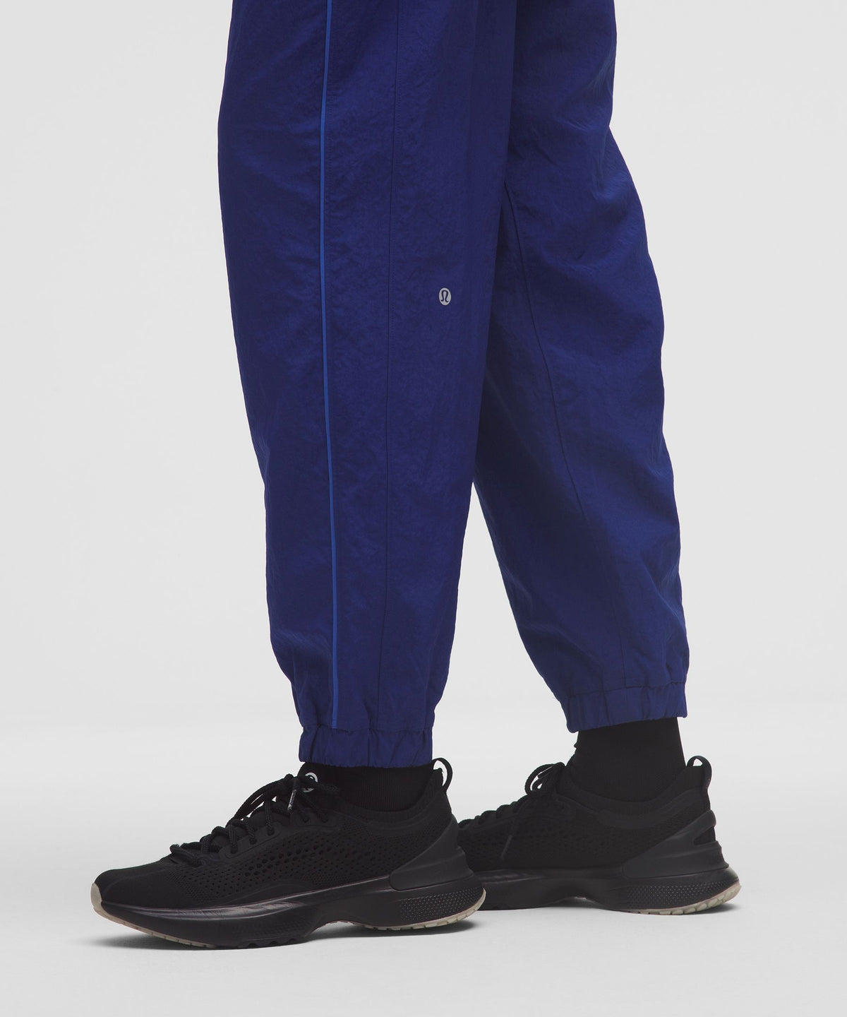 Lululemon Women's License to Train Woven Mid-Rise Jogger