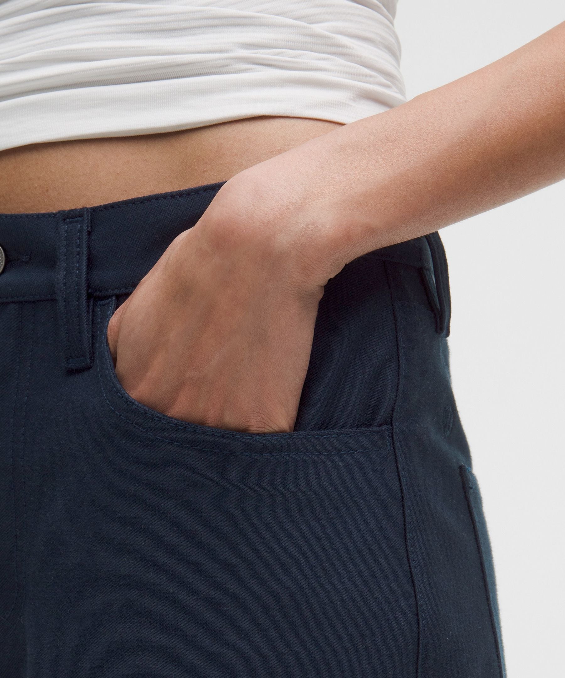 Lululemon Women's EasyFive Mid-Rise Relaxed-Straight Pant *Regular