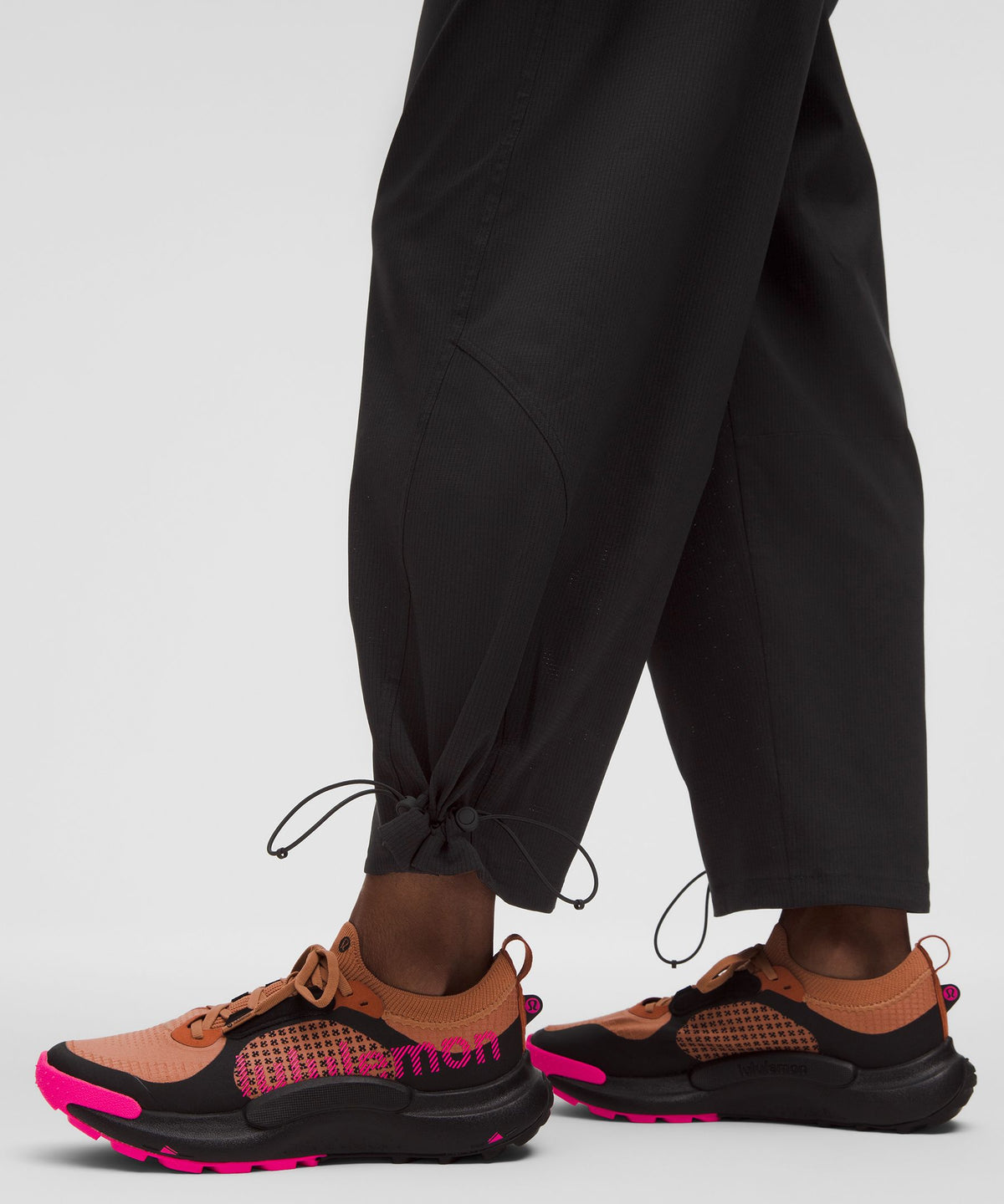 Lululemon Women's WovenAir Cinchable Cuff High-Rise Jogger