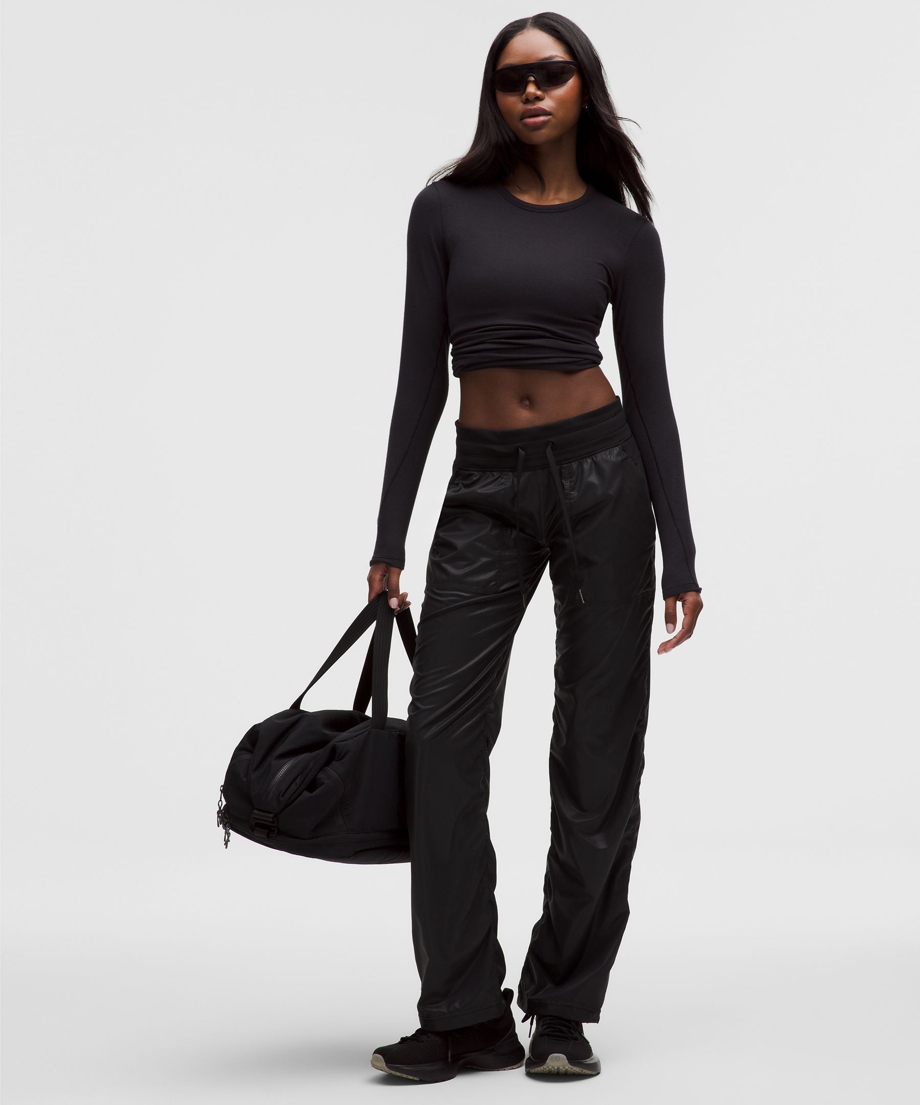 #color_luxe-shine-foil-print-black
