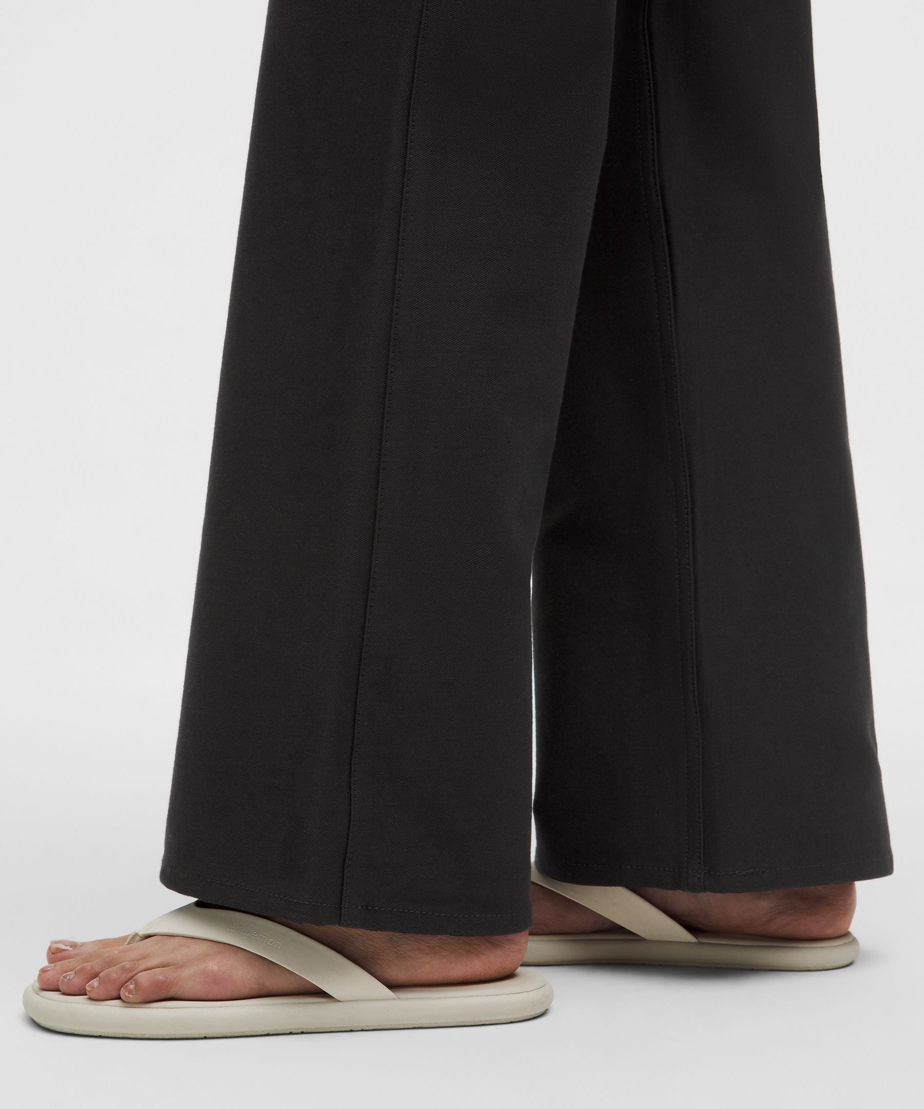 Lululemon Women's EasyFive High-Rise Subtle-Flare Pant *Short