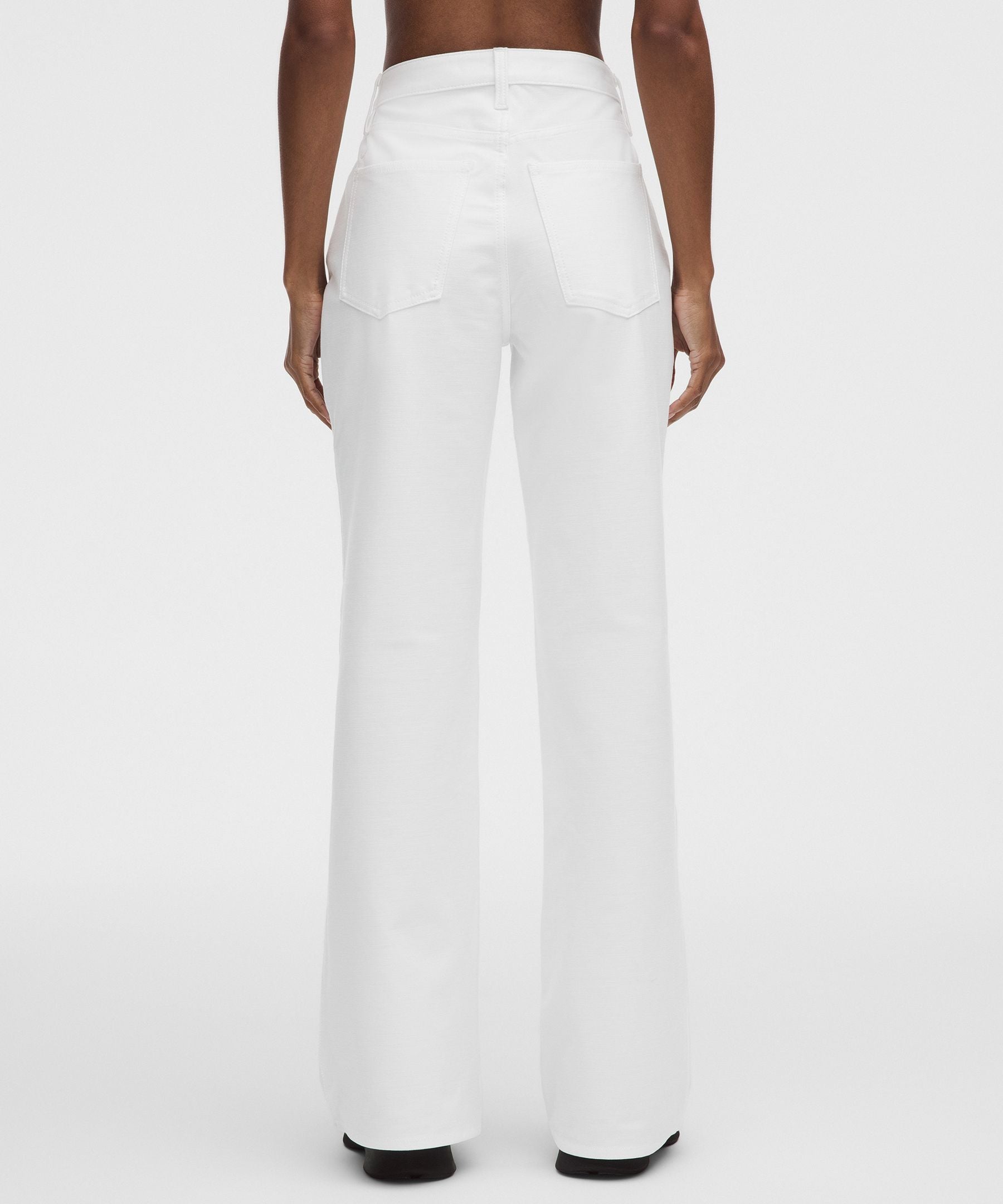 Lululemon Women's EasyFive High-Rise Subtle-Flare Pant *Short