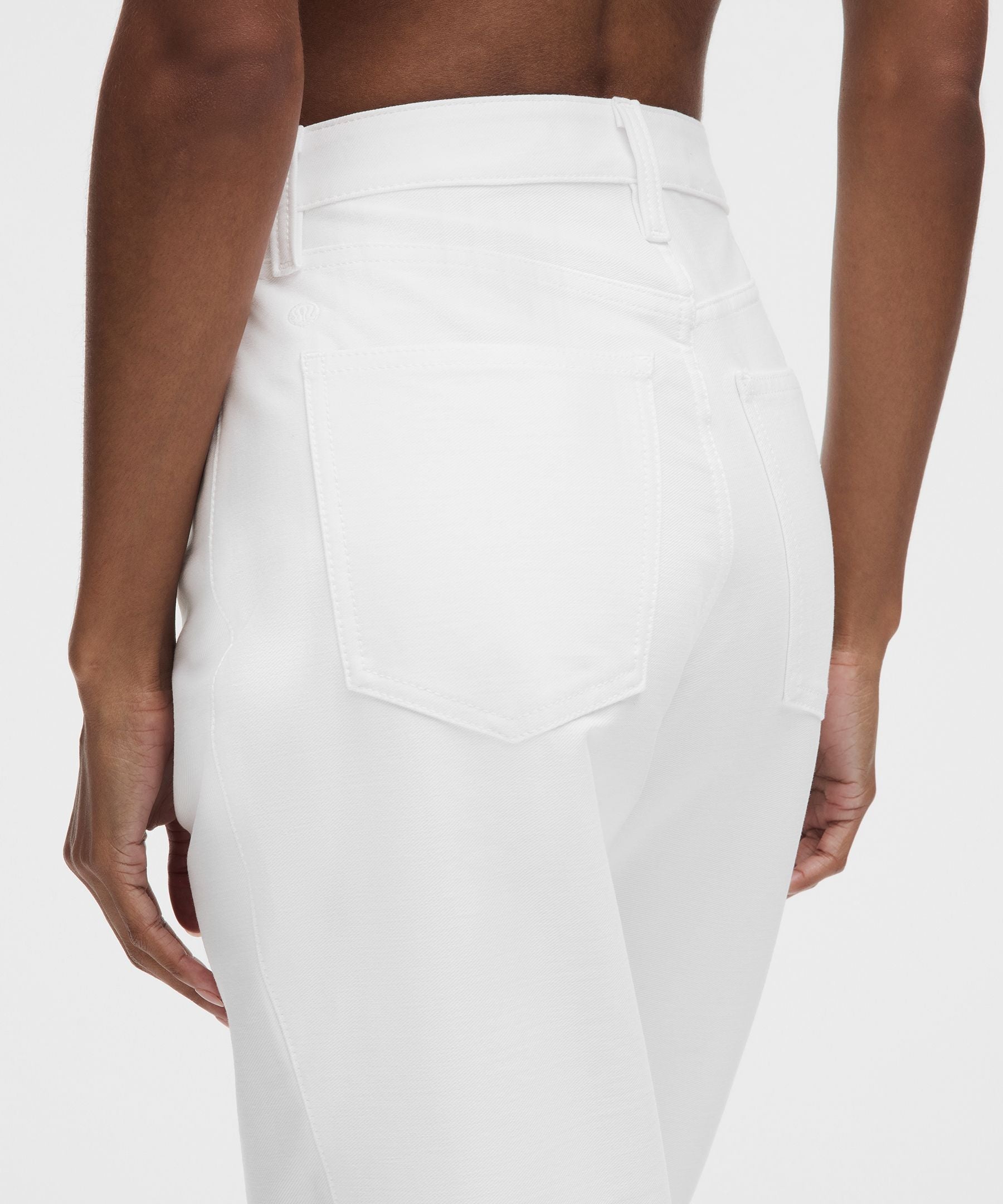 Lululemon Women's EasyFive High-Rise Subtle-Flare Pant *Short
