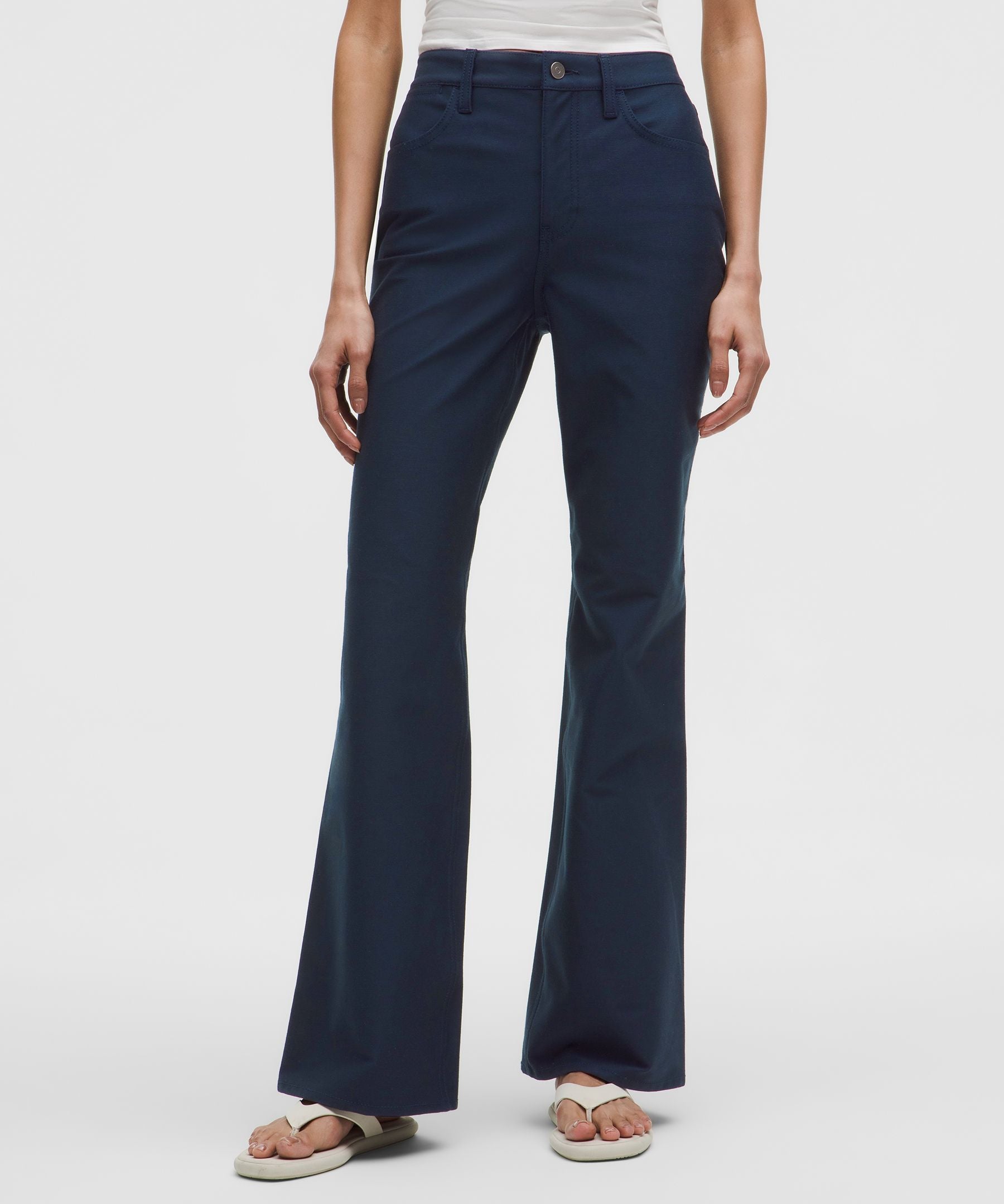 Lululemon Women's EasyFive High-Rise Subtle-Flare Pant *Short