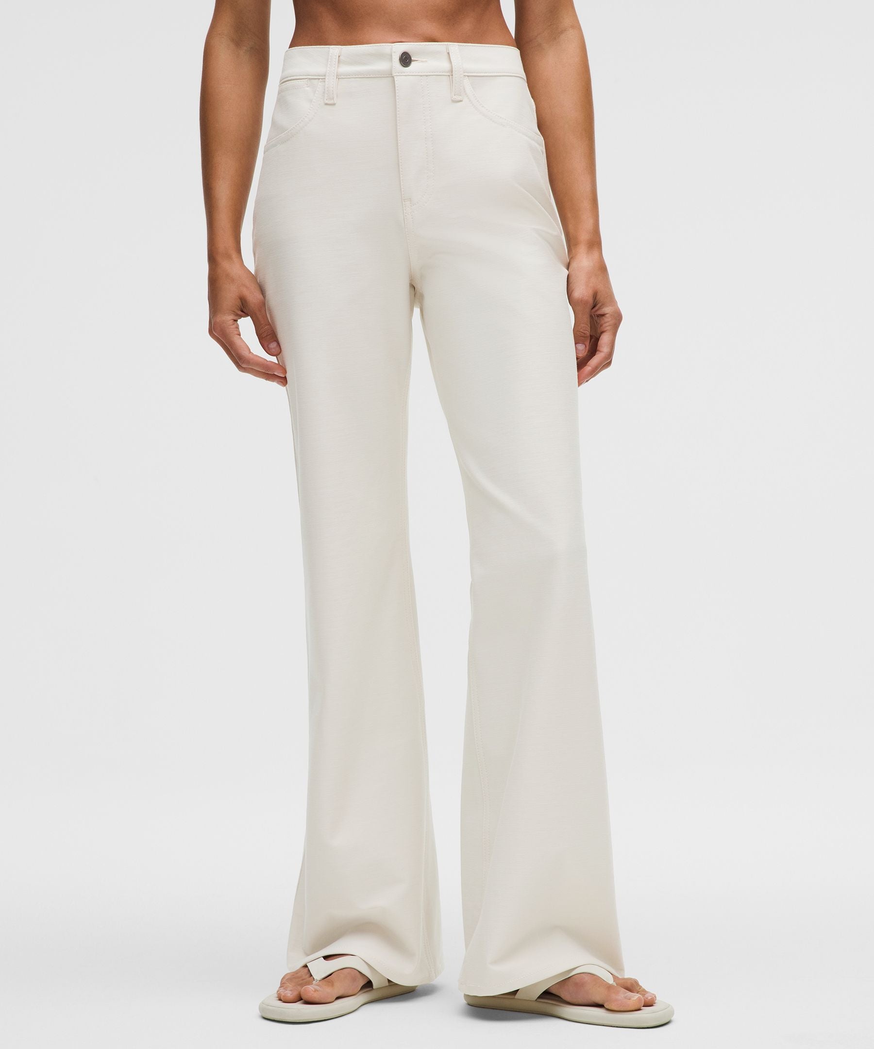 Lululemon Women's EasyFive High-Rise Subtle-Flare Pant *Short