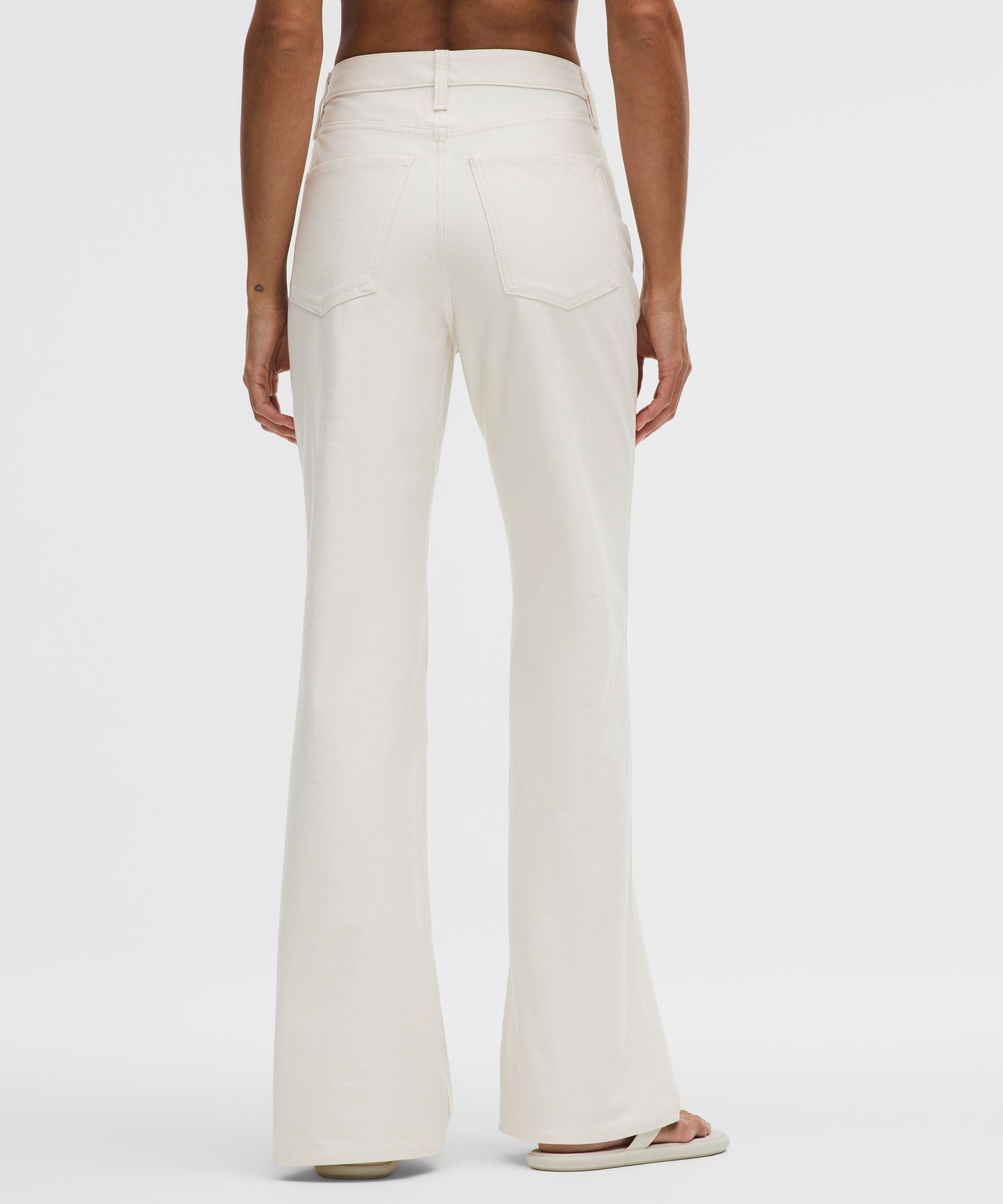 Lululemon Women's EasyFive High-Rise Subtle-Flare Pant *Short