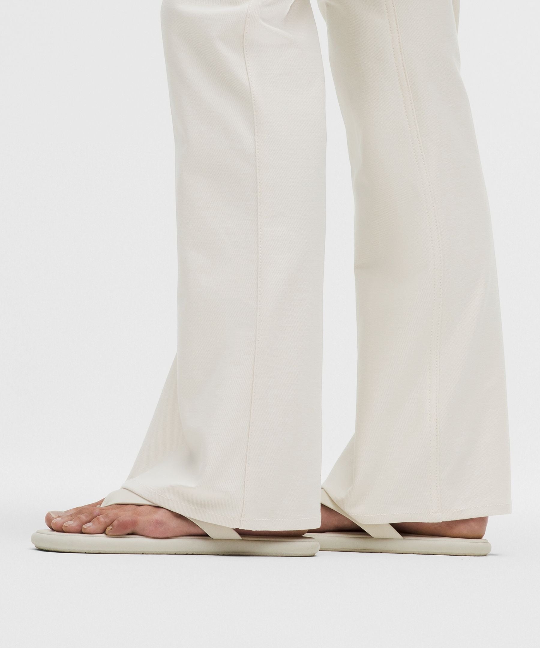 Lululemon Women's EasyFive High-Rise Subtle-Flare Pant *Short