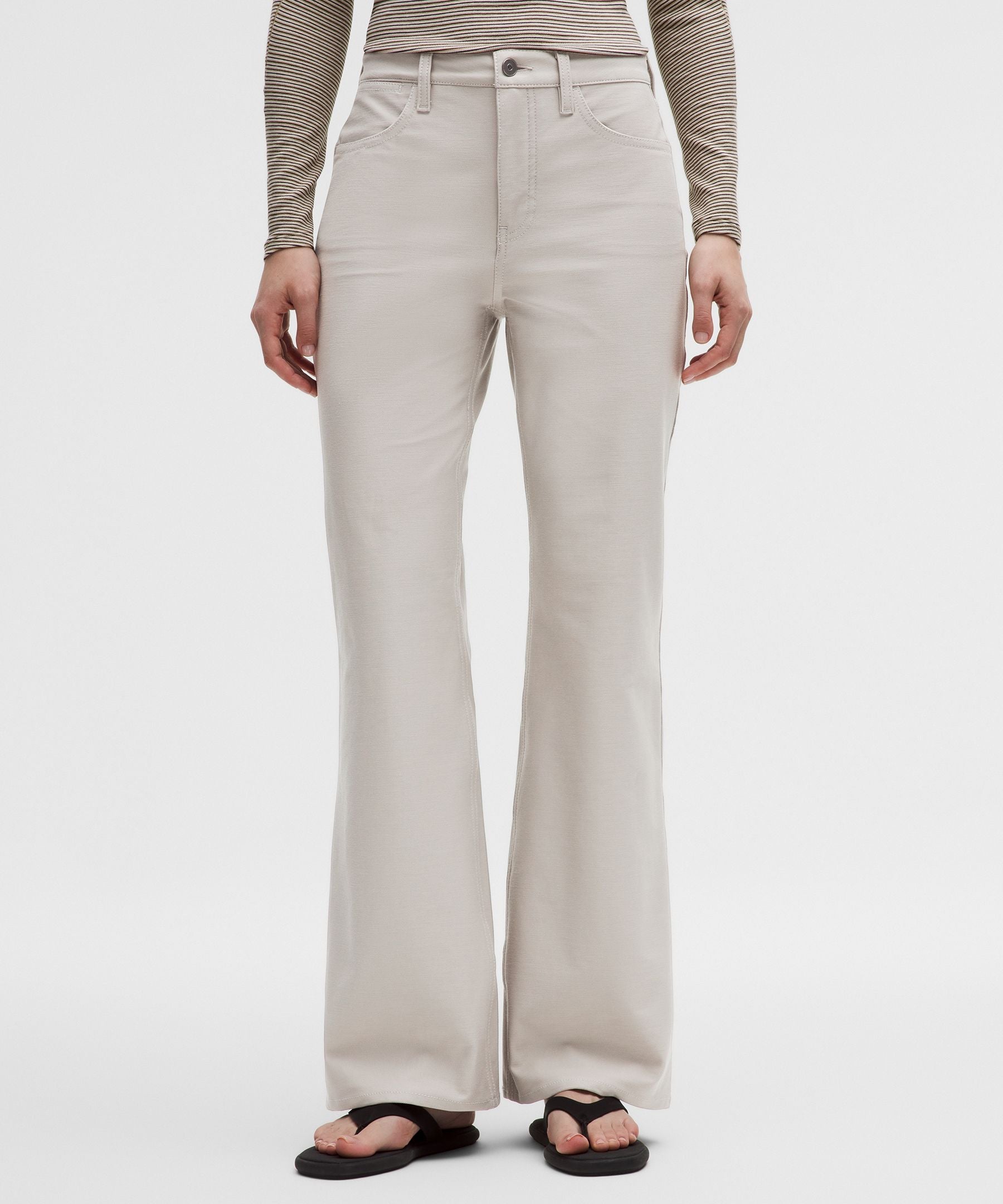 Lululemon Women's EasyFive High-Rise Subtle-Flare Pant *Short