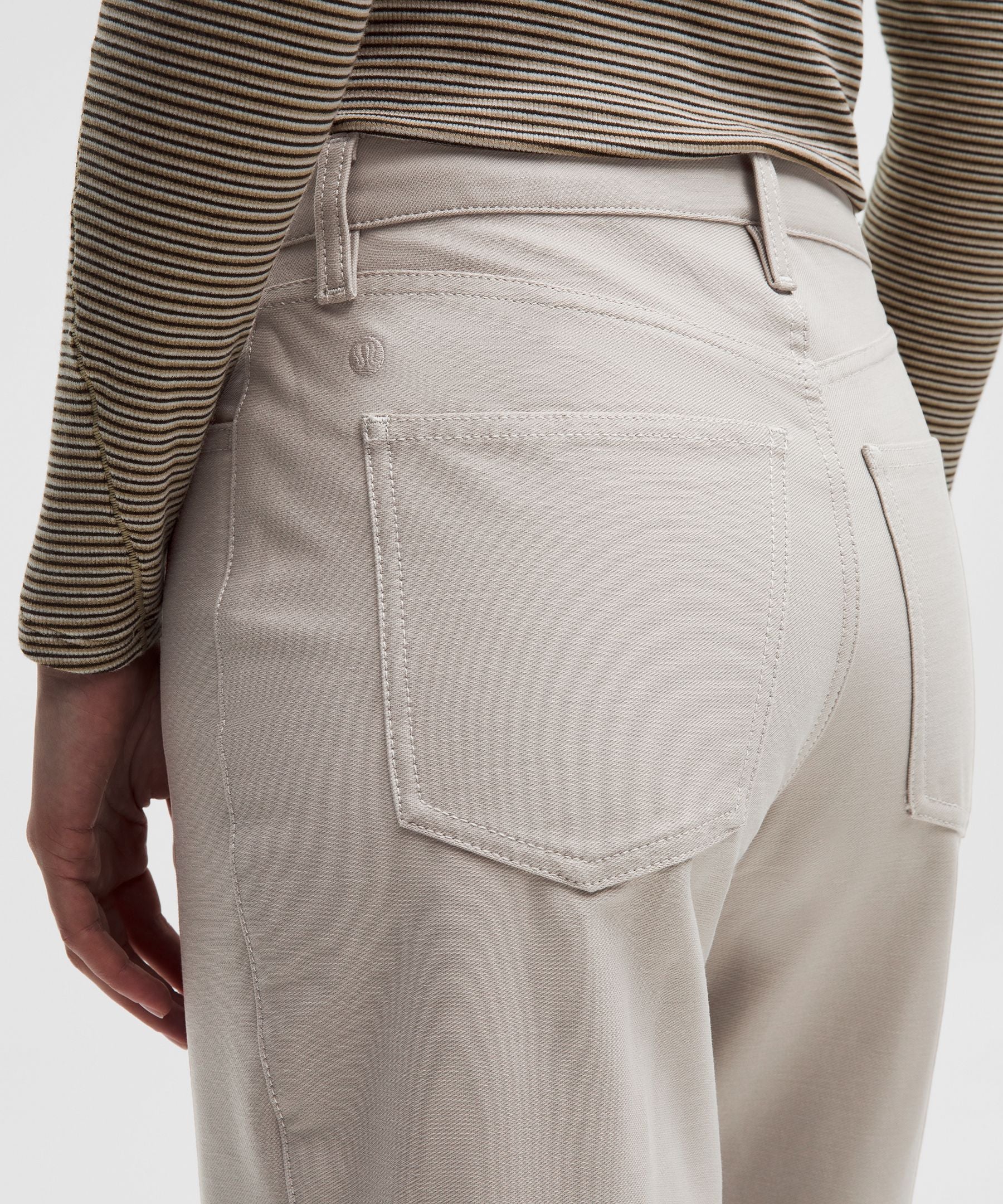 Lululemon Women's EasyFive High-Rise Subtle-Flare Pant *Short