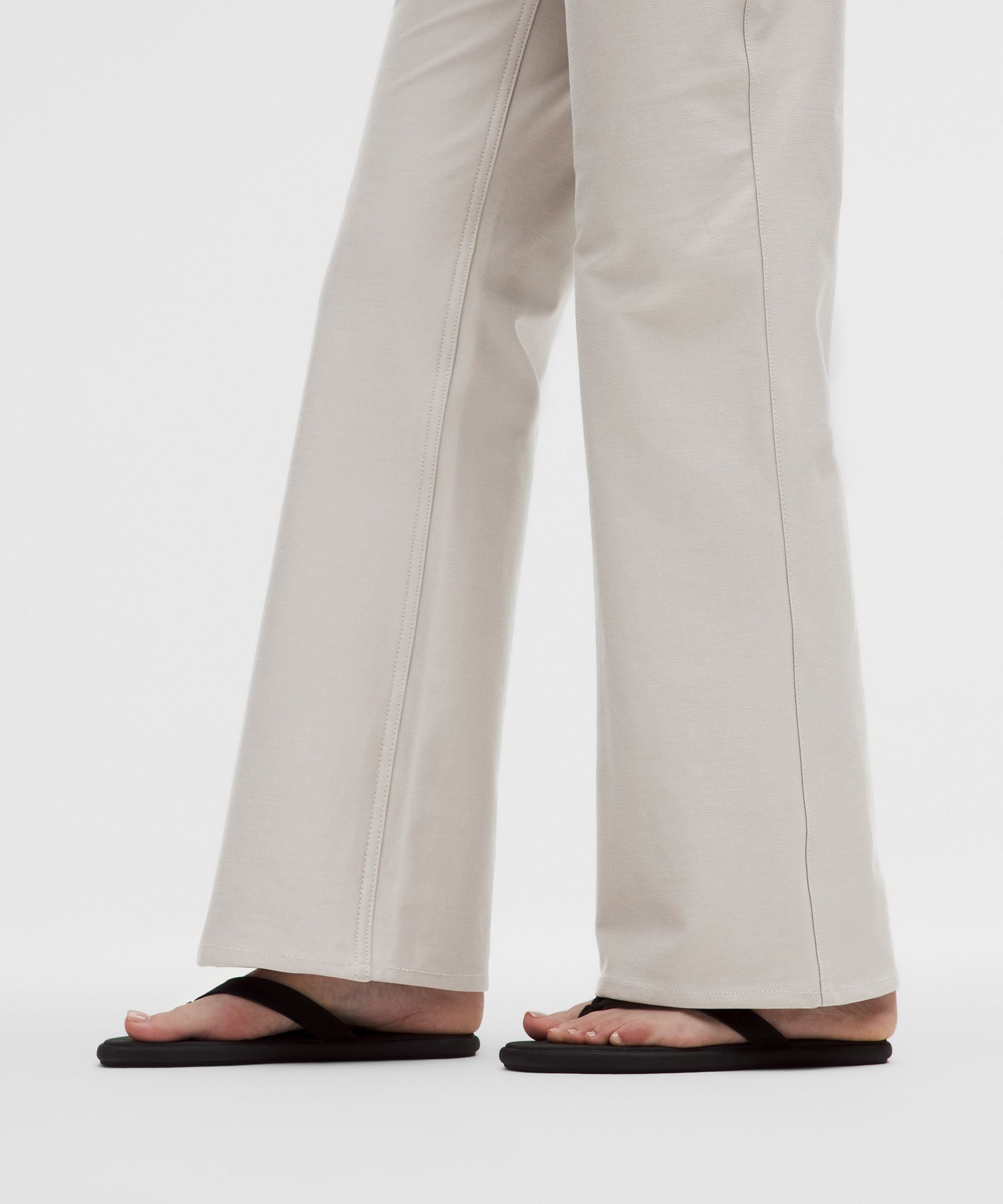 Lululemon Women's EasyFive High-Rise Subtle-Flare Pant *Short