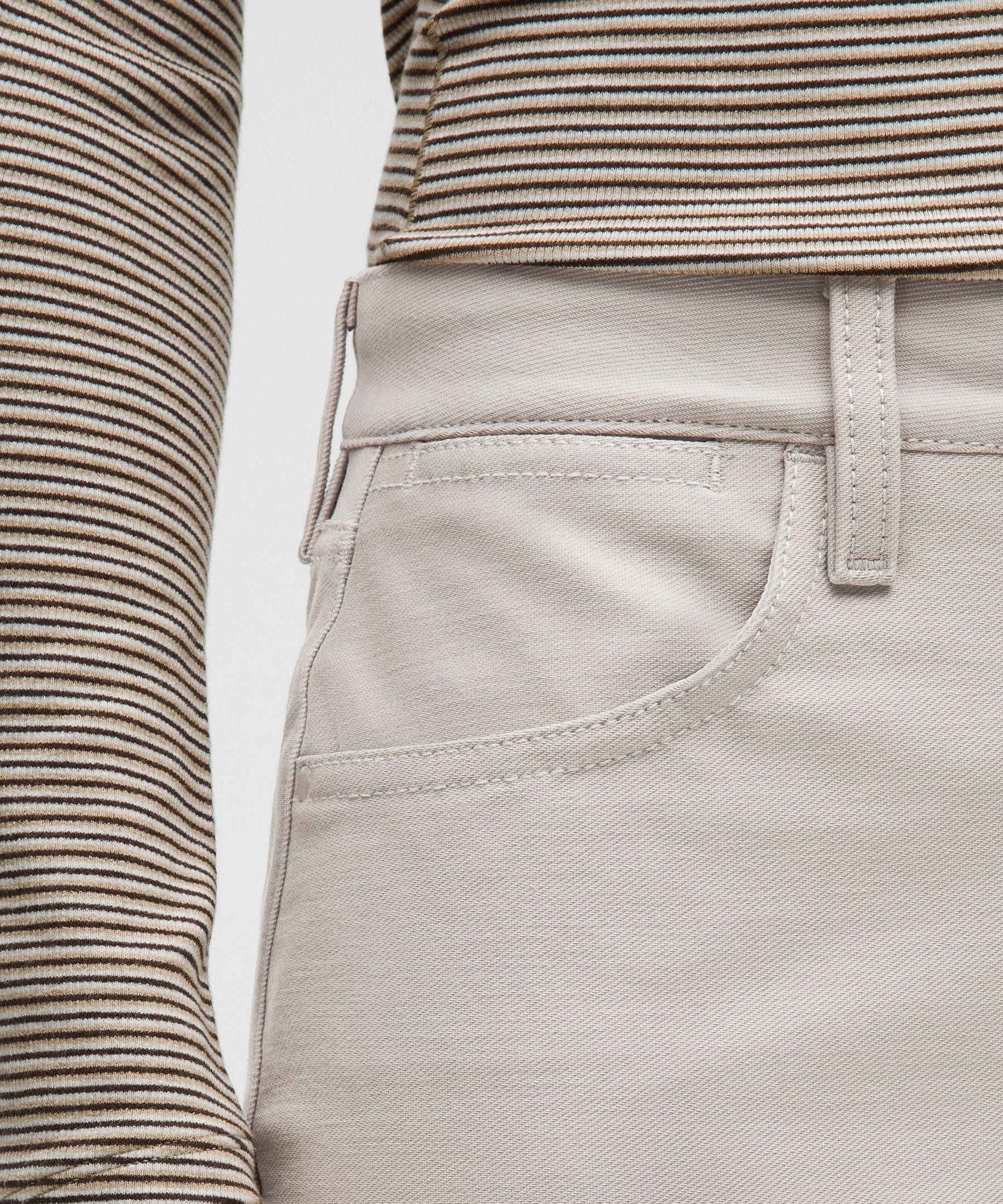 Lululemon Women's EasyFive High-Rise Subtle-Flare Pant *Short