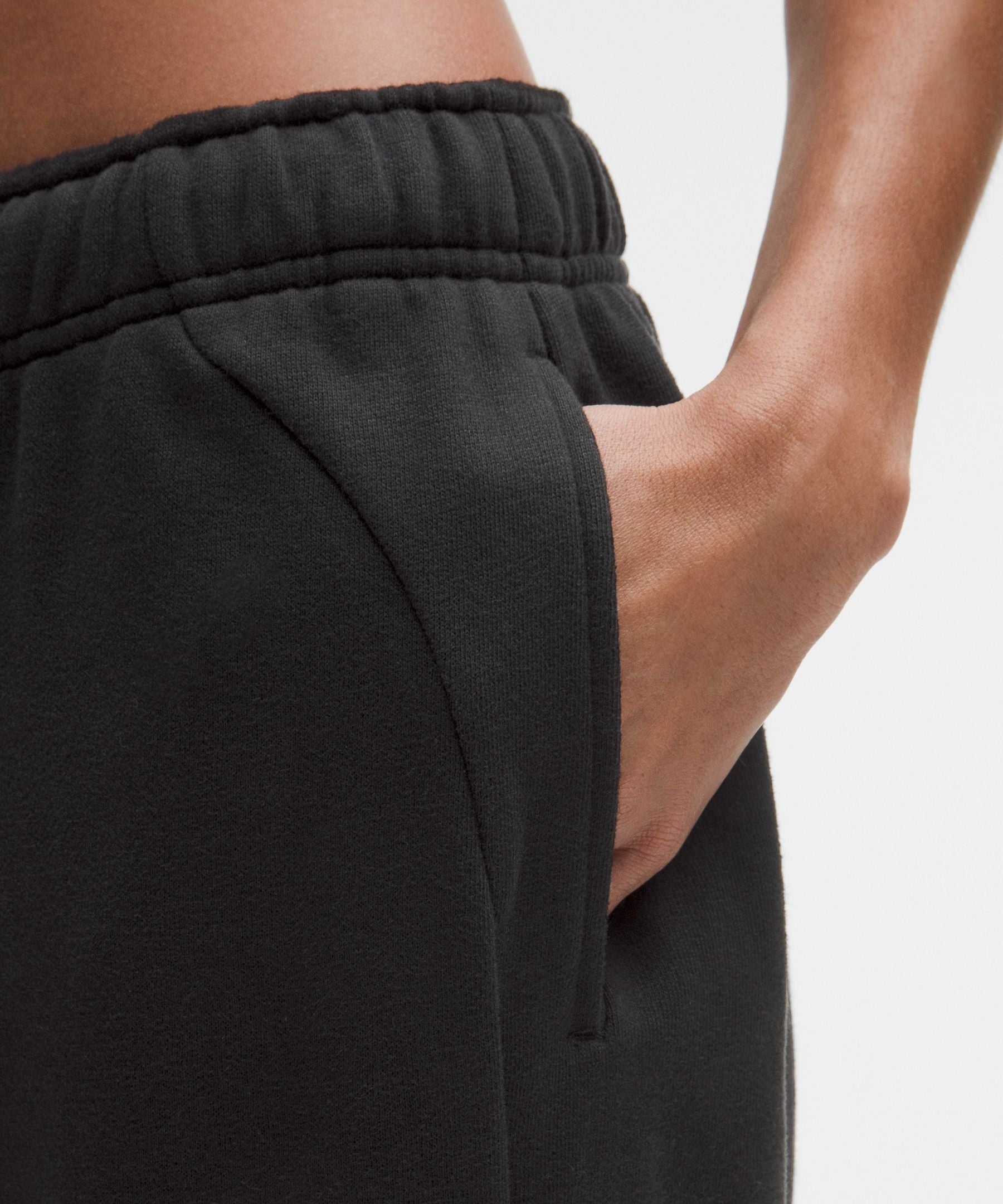 Lululemon Women's Scuba Mid-Rise Oversized Jogger *Short