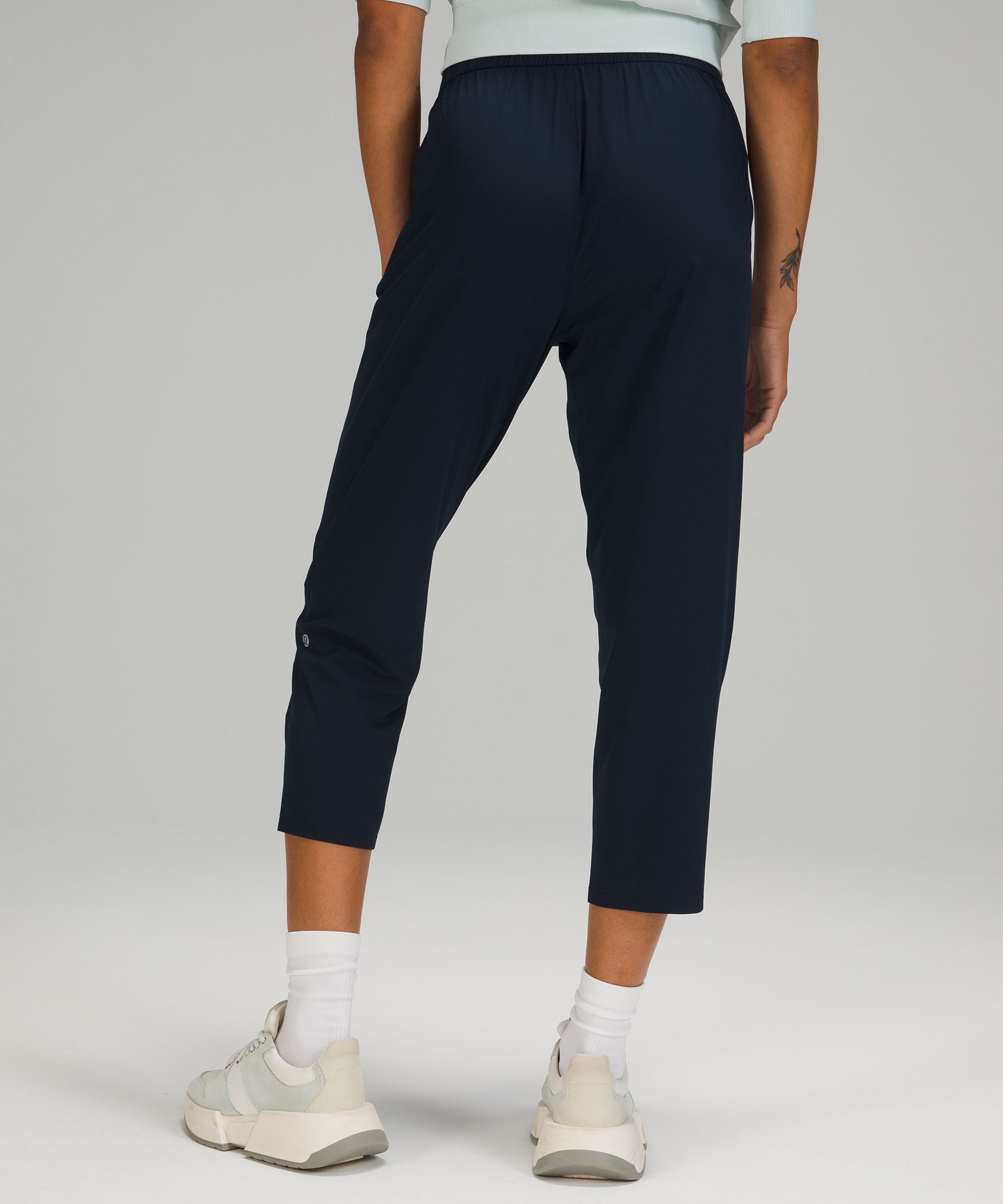 Lululemon Ease Back In Mid-Rise Cropped Pant 23"