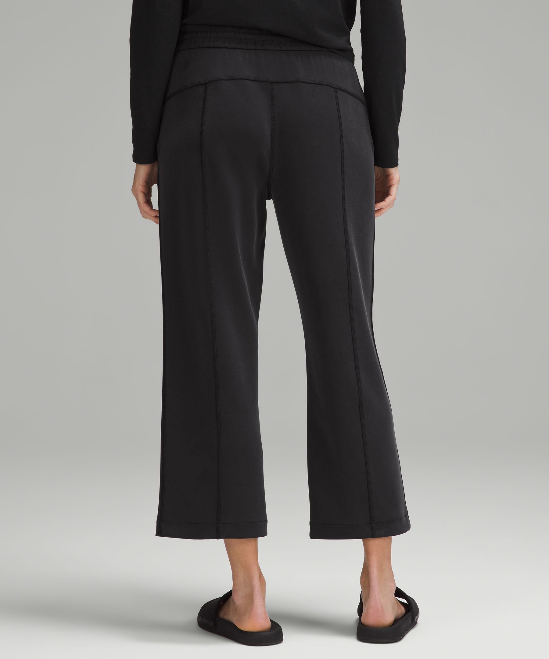 Lululemon Softstreme High-Rise Straight-Leg Cropped Pant