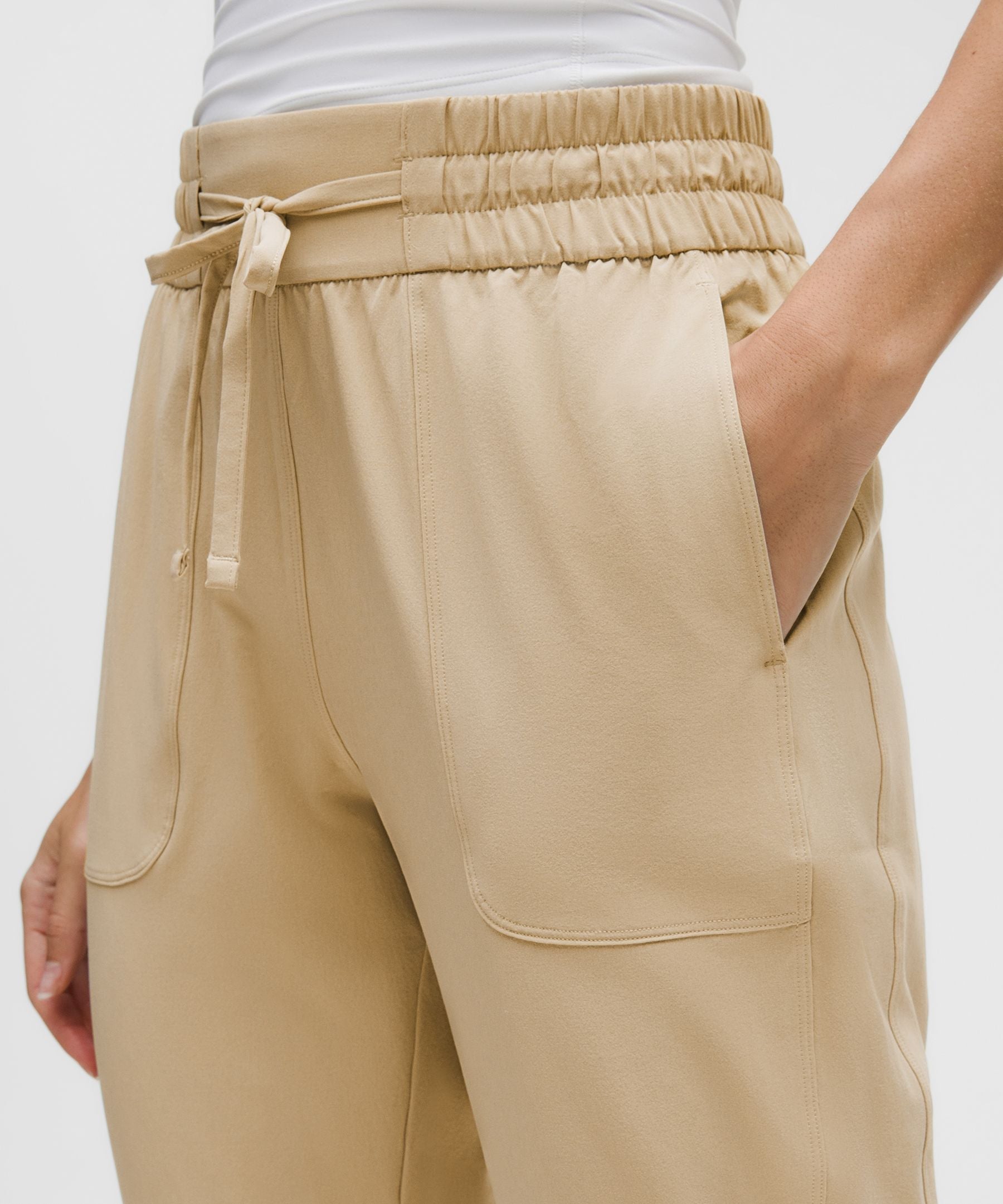 Lululemon Pull-On Mid-Rise Tapered-Leg Cropped Pant 23"
