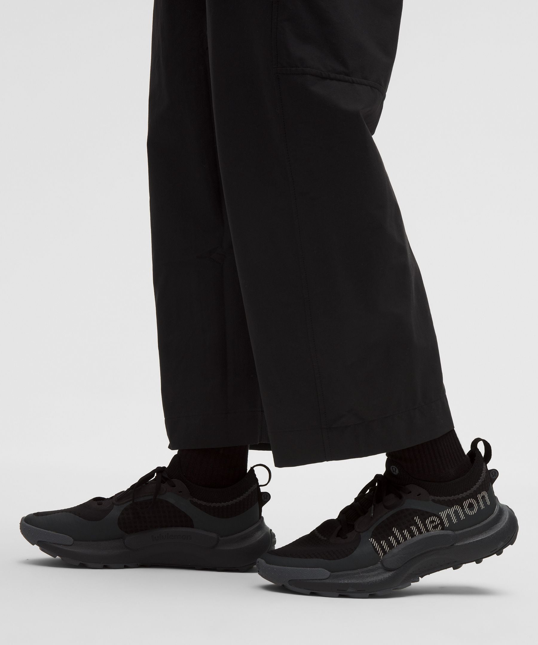 Lululemon Lightweight Mid-Rise Barrel-Leg Cropped Pant