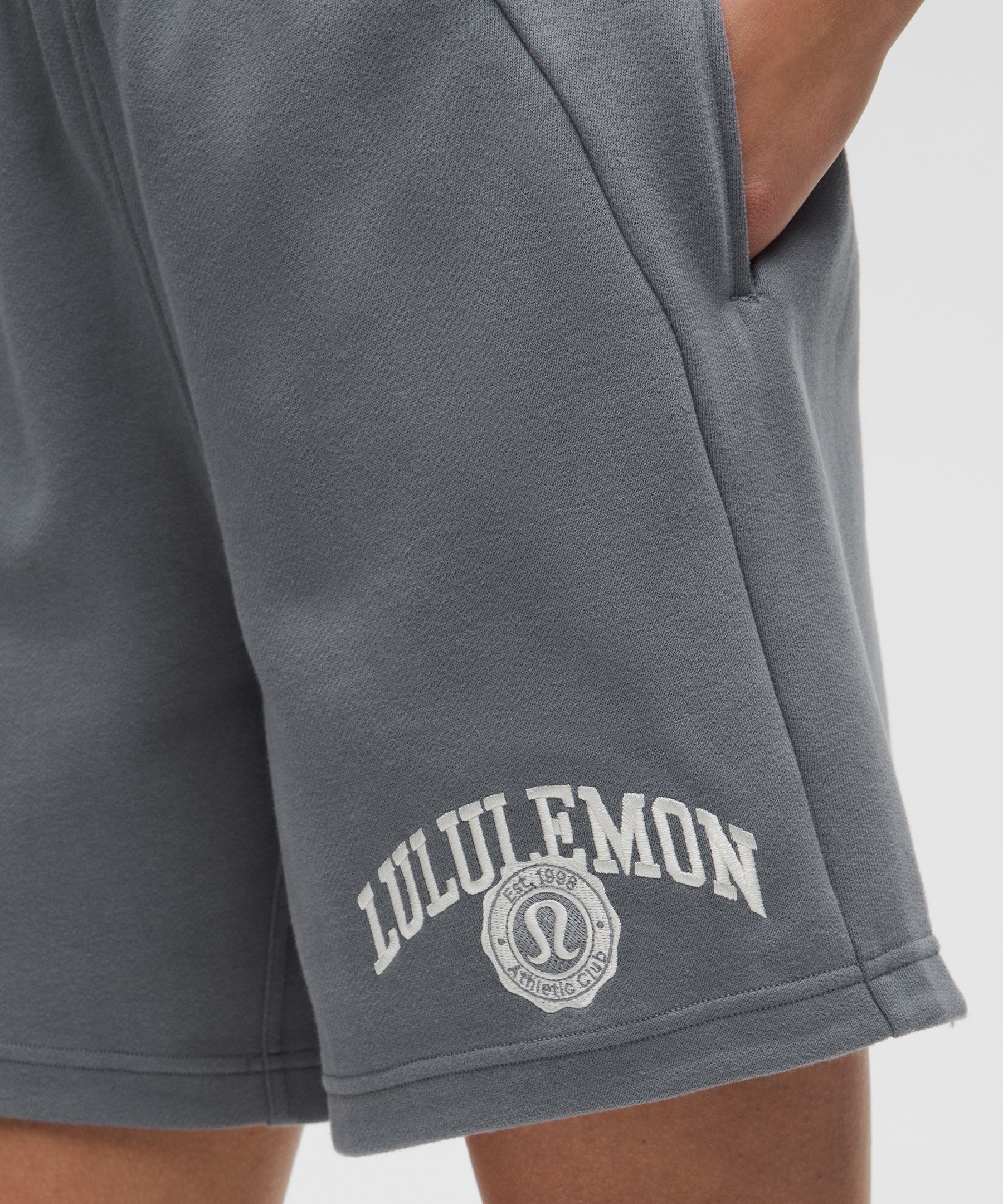 Lululemon Women's Scuba Mid-Rise Oversized Short 7" *Graphic