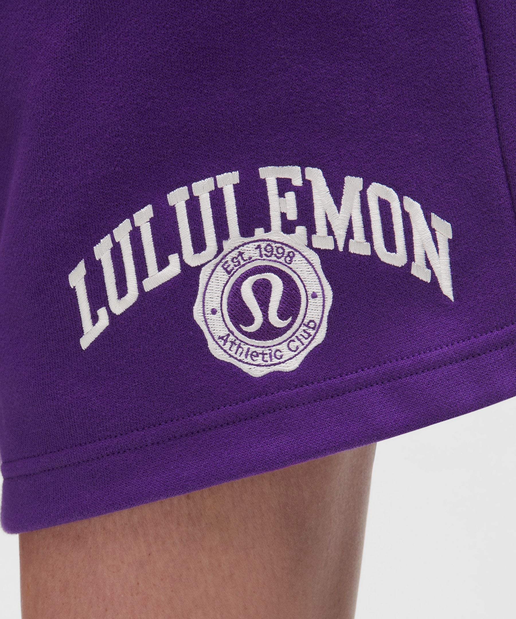 Lululemon Women's Scuba Mid-Rise Oversized Short 7" *Graphic