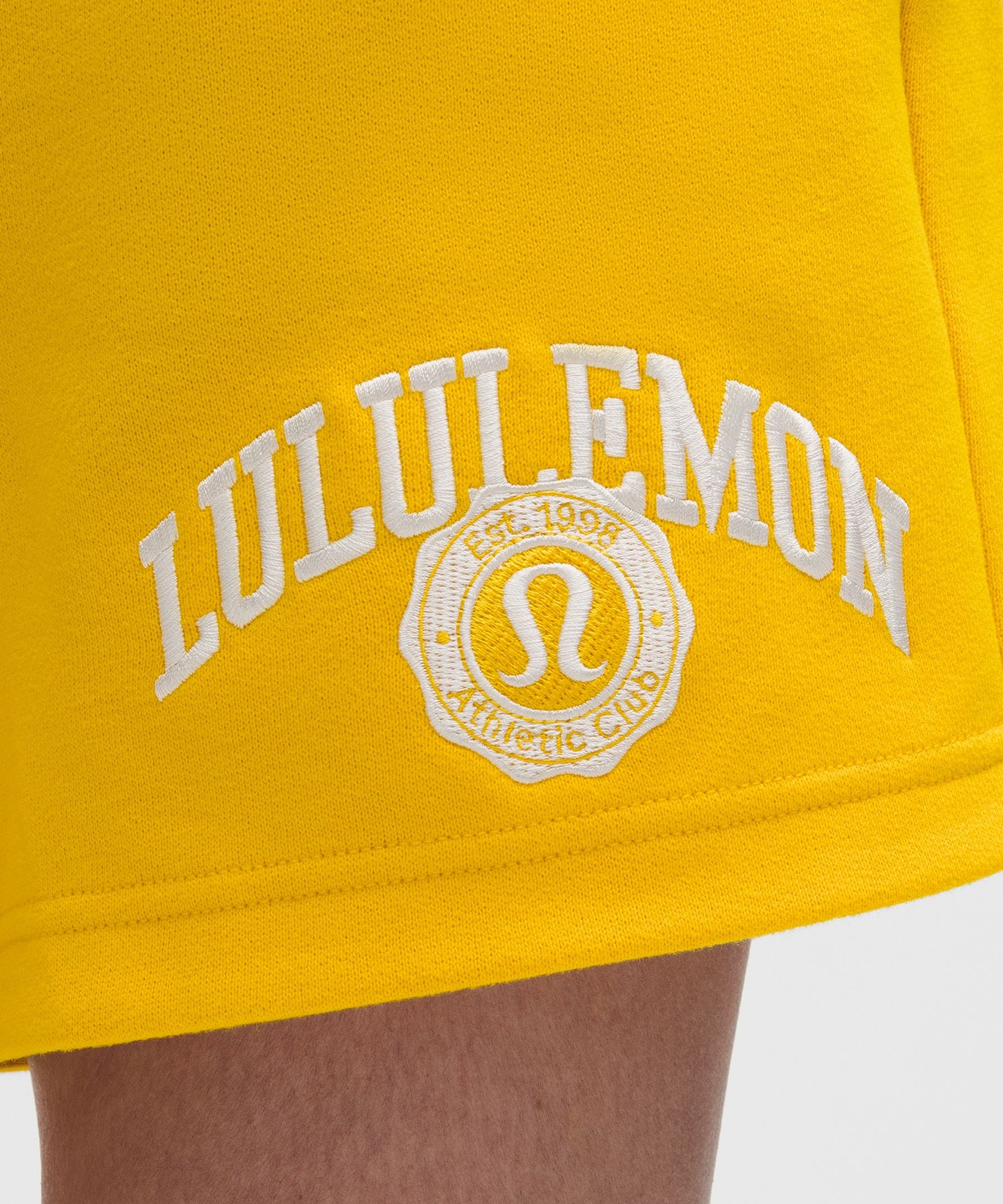 Lululemon Women's Scuba Mid-Rise Oversized Short 7" *Graphic