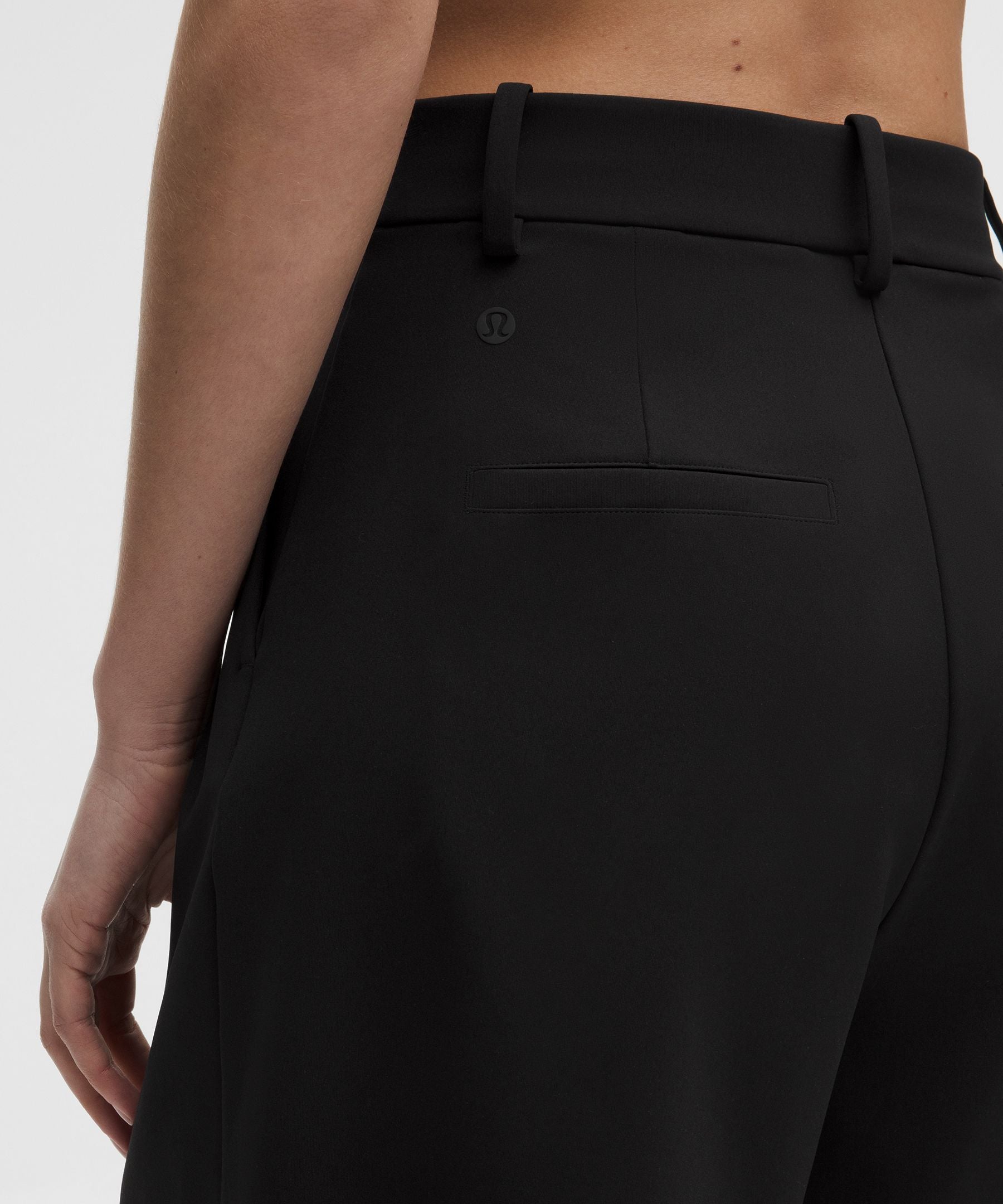 Lululemon Women's Daydrift Pleated High-Rise Short 7"