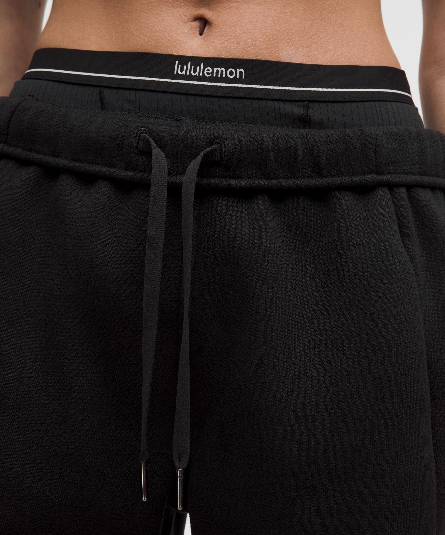 Lululemon Women's Scuba High-Rise Short 5"