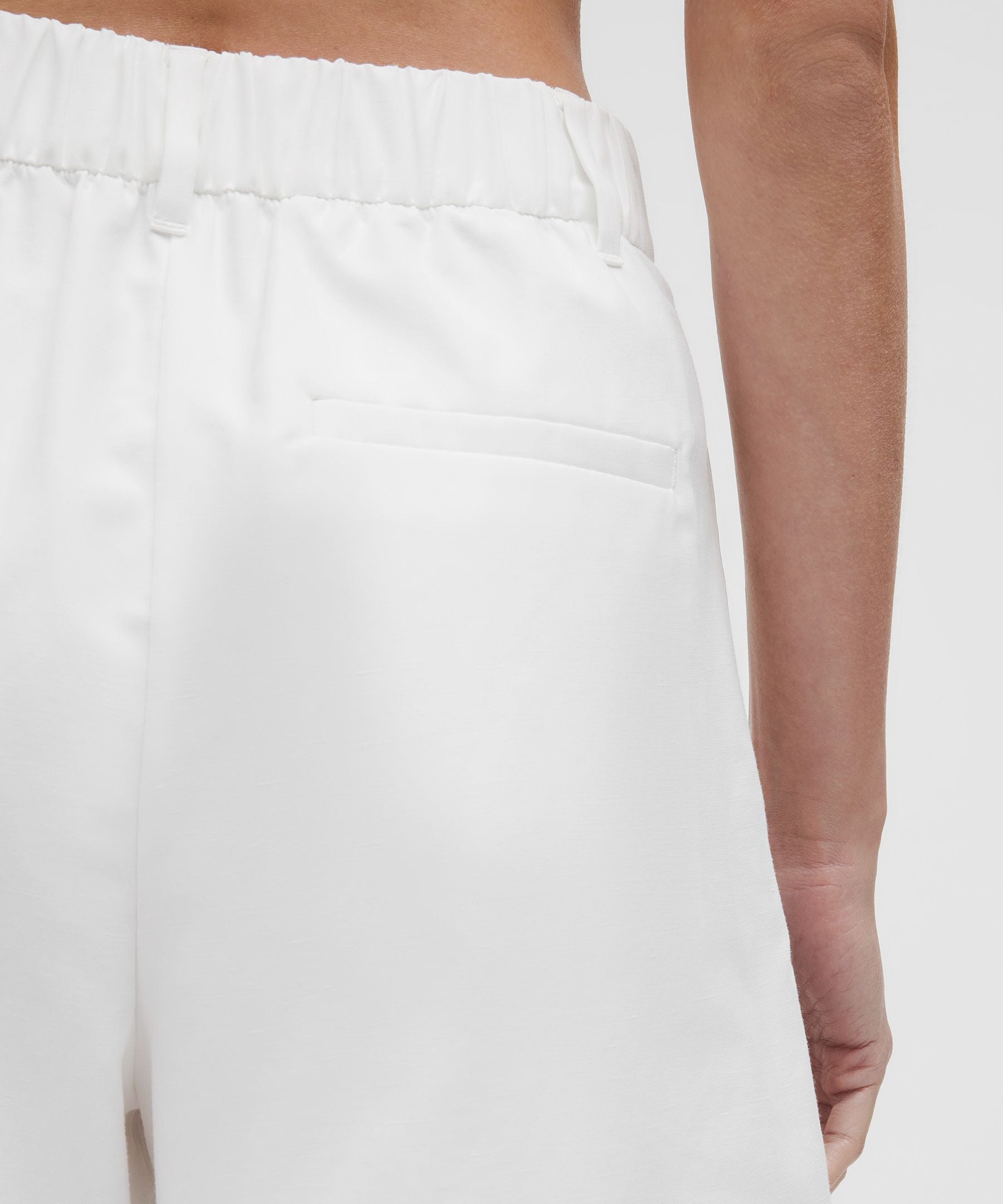 Lululemon Women's LuluLinen High-Rise Short 6"
