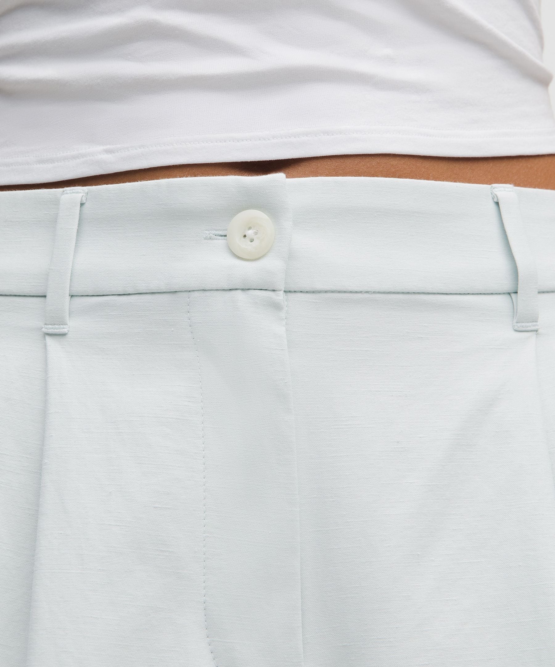 Lululemon Women's LuluLinen High-Rise Short 6"