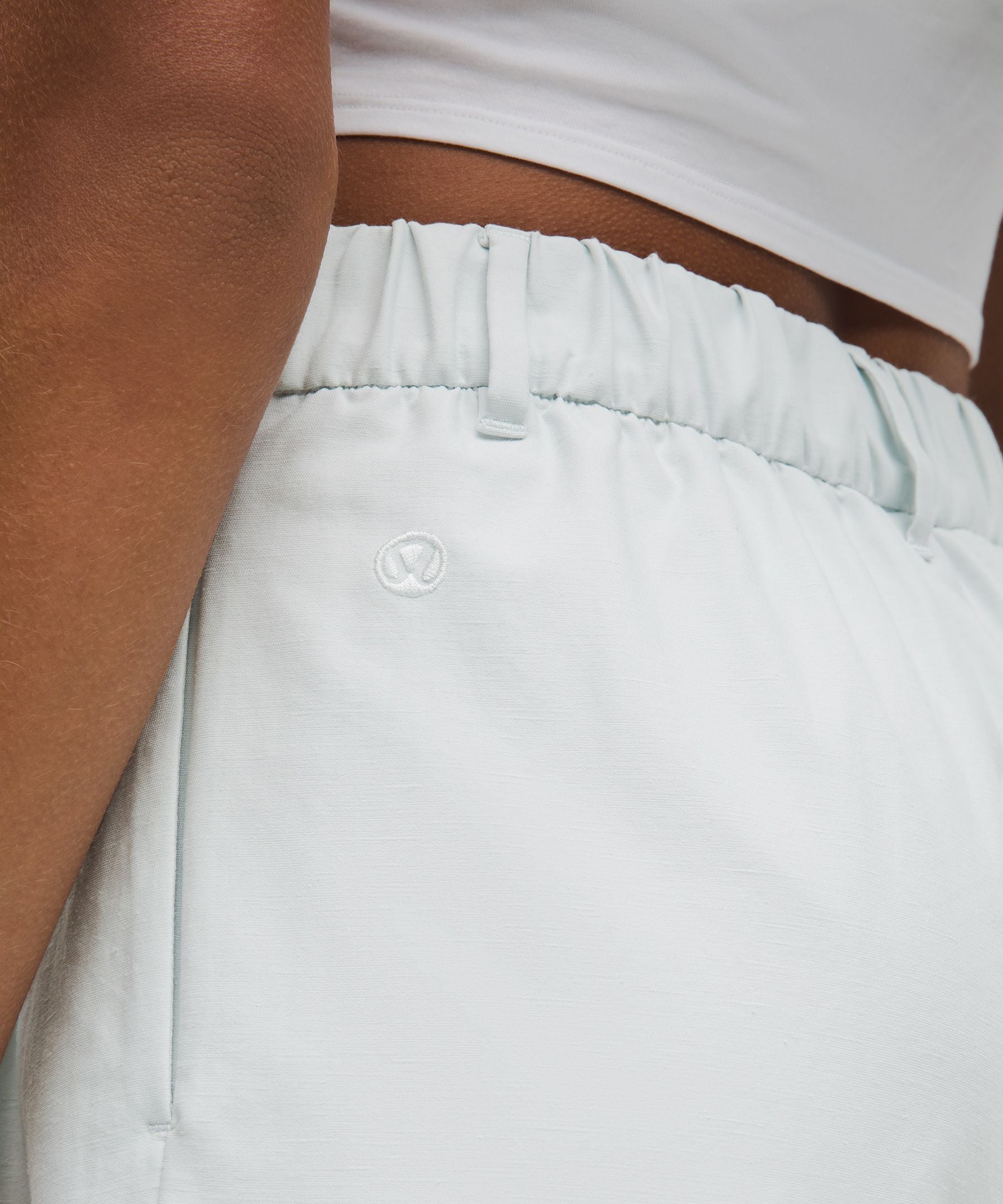 Lululemon Women's LuluLinen High-Rise Short 6"