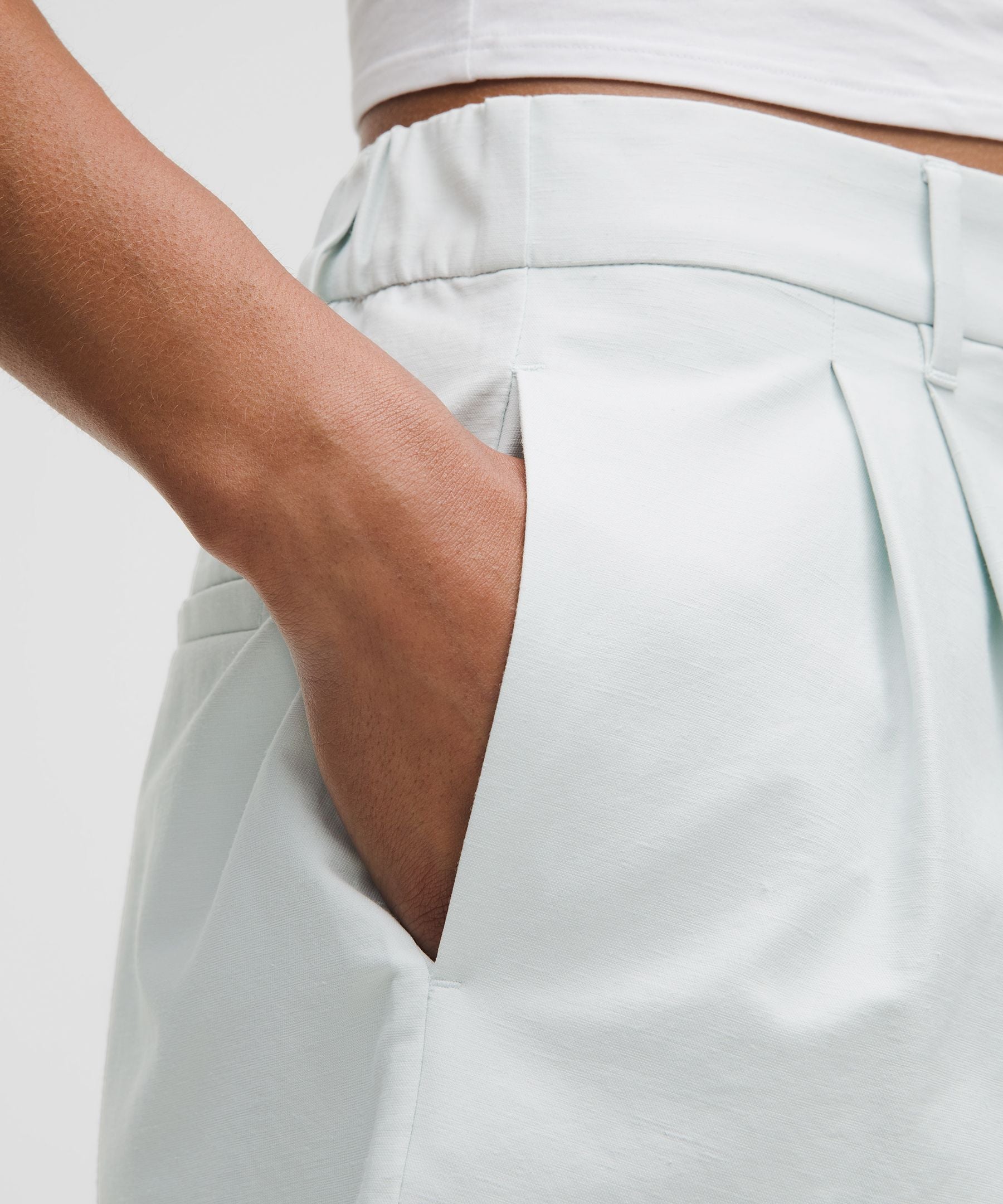 Lululemon Women's LuluLinen High-Rise Short 6"