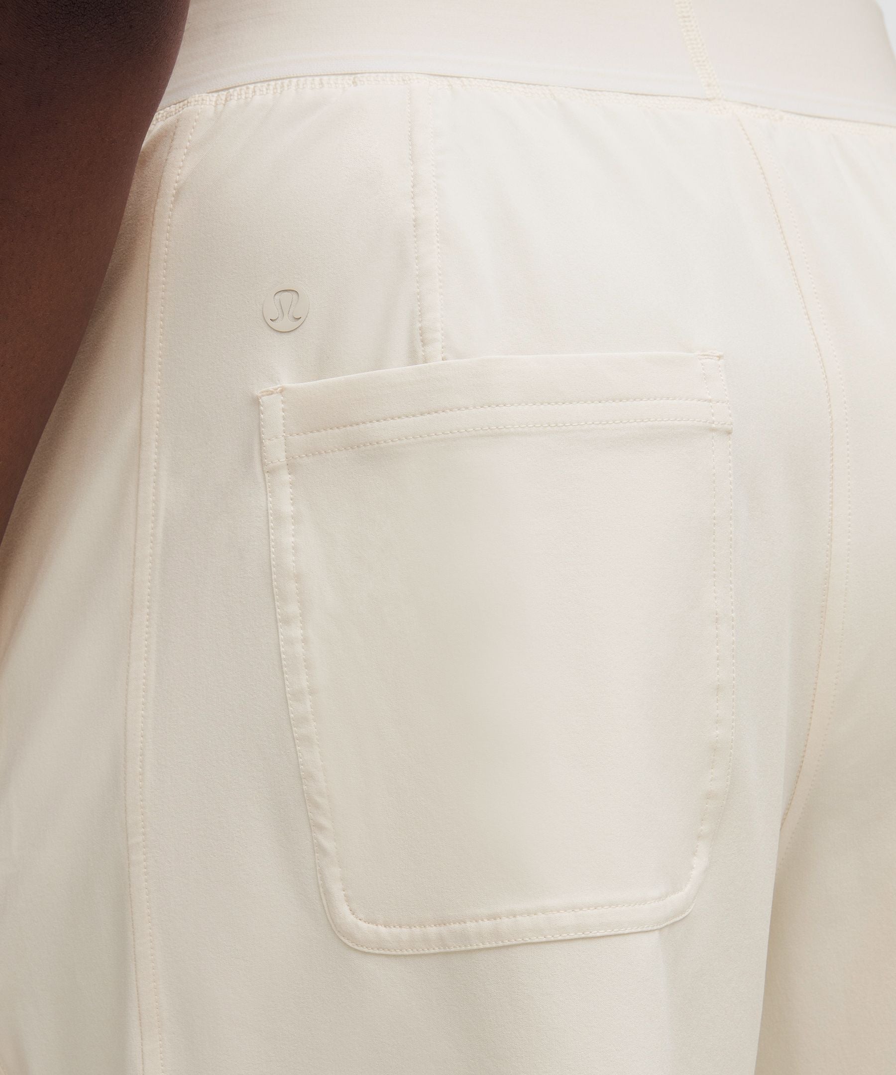 Lululemon Women's Swift Relaxed Short 9" *Logo Waistband
