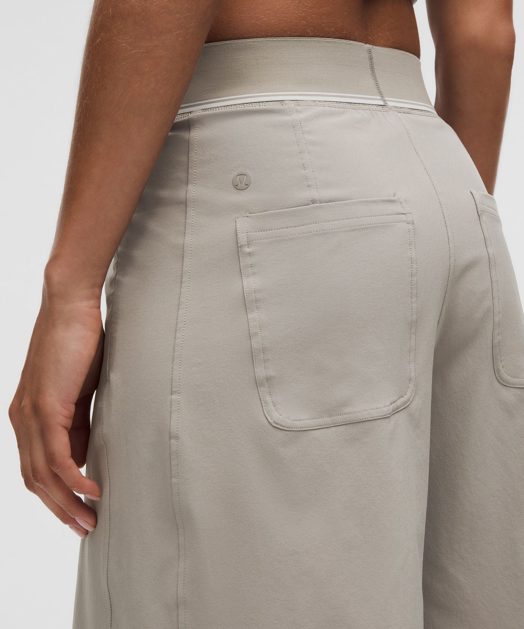 Lululemon Women's Swift Relaxed Short 9" *Logo Waistband