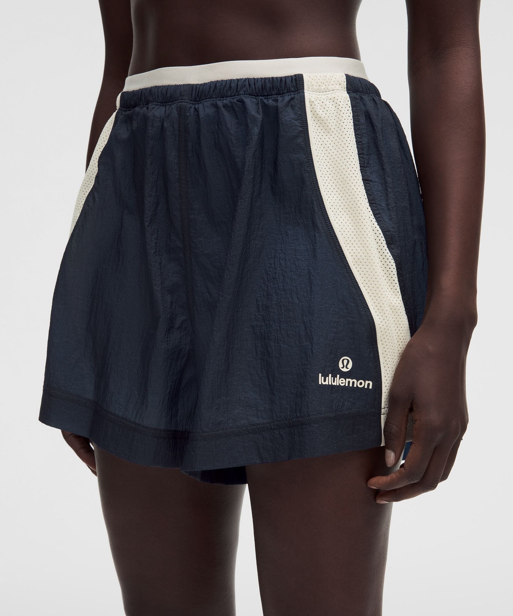 #color_true-navy/light-ivory