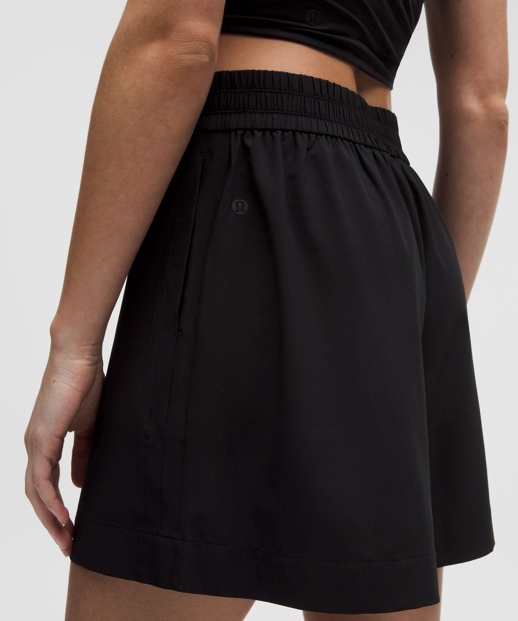 Lululemon Women's Breezily Mid-Rise Short 6"