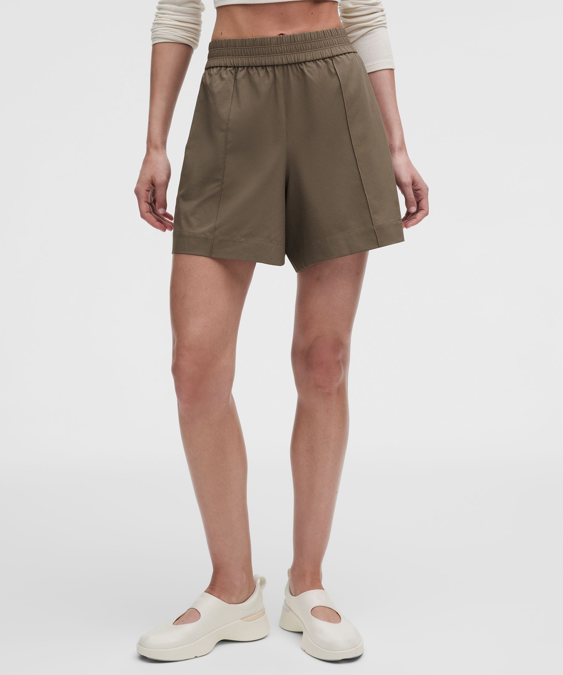 Lululemon Women's Breezily Mid-Rise Short 6"