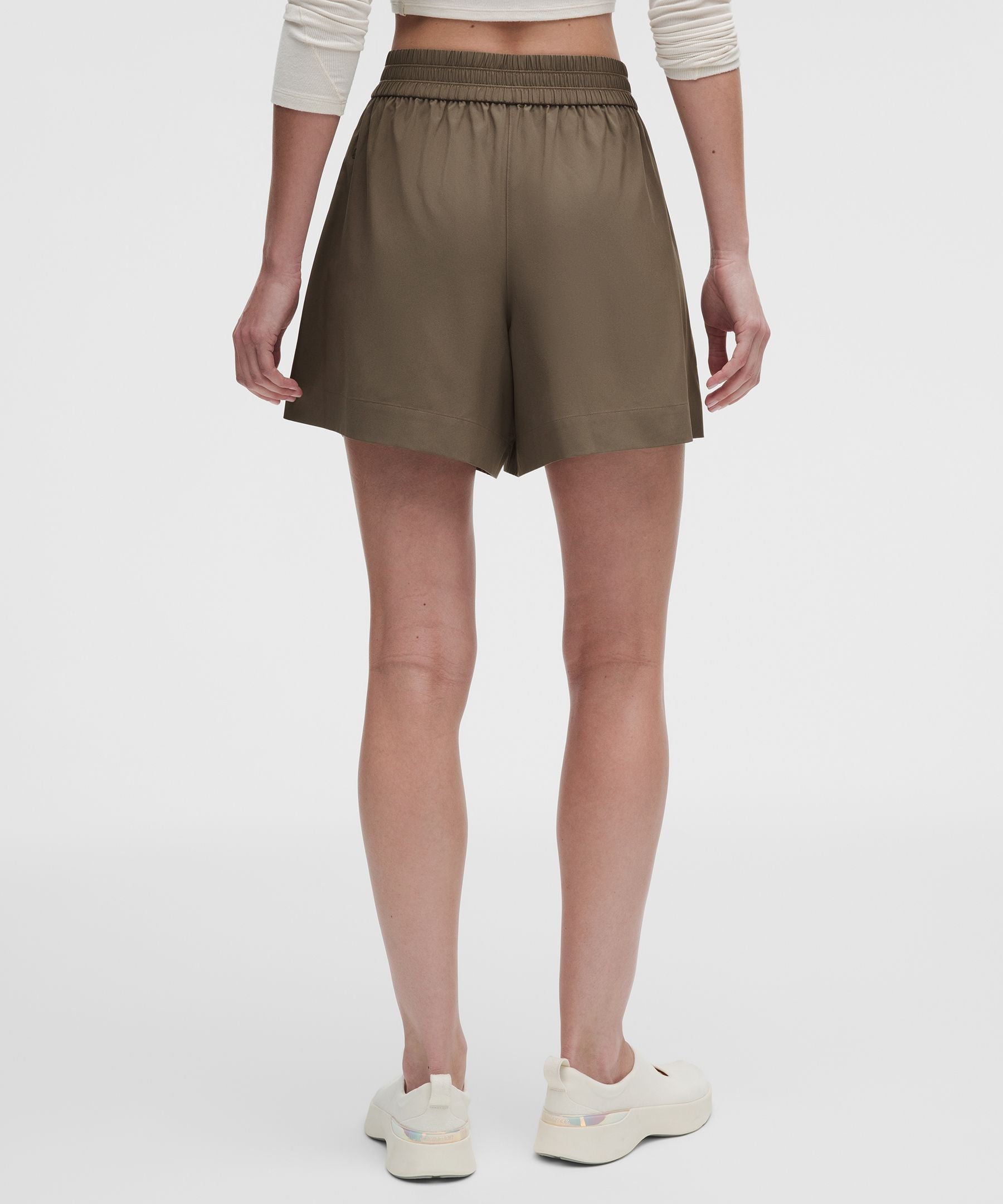 Lululemon Women's Breezily Mid-Rise Short 6"