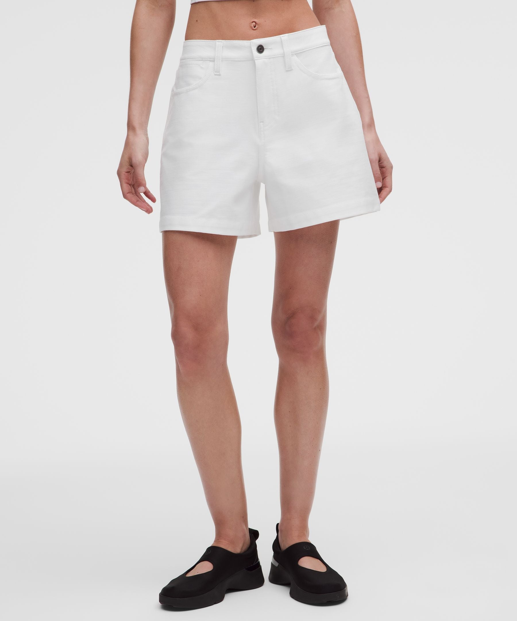 Lululemon Women's EasyFive Mid-Rise Short 4.5"