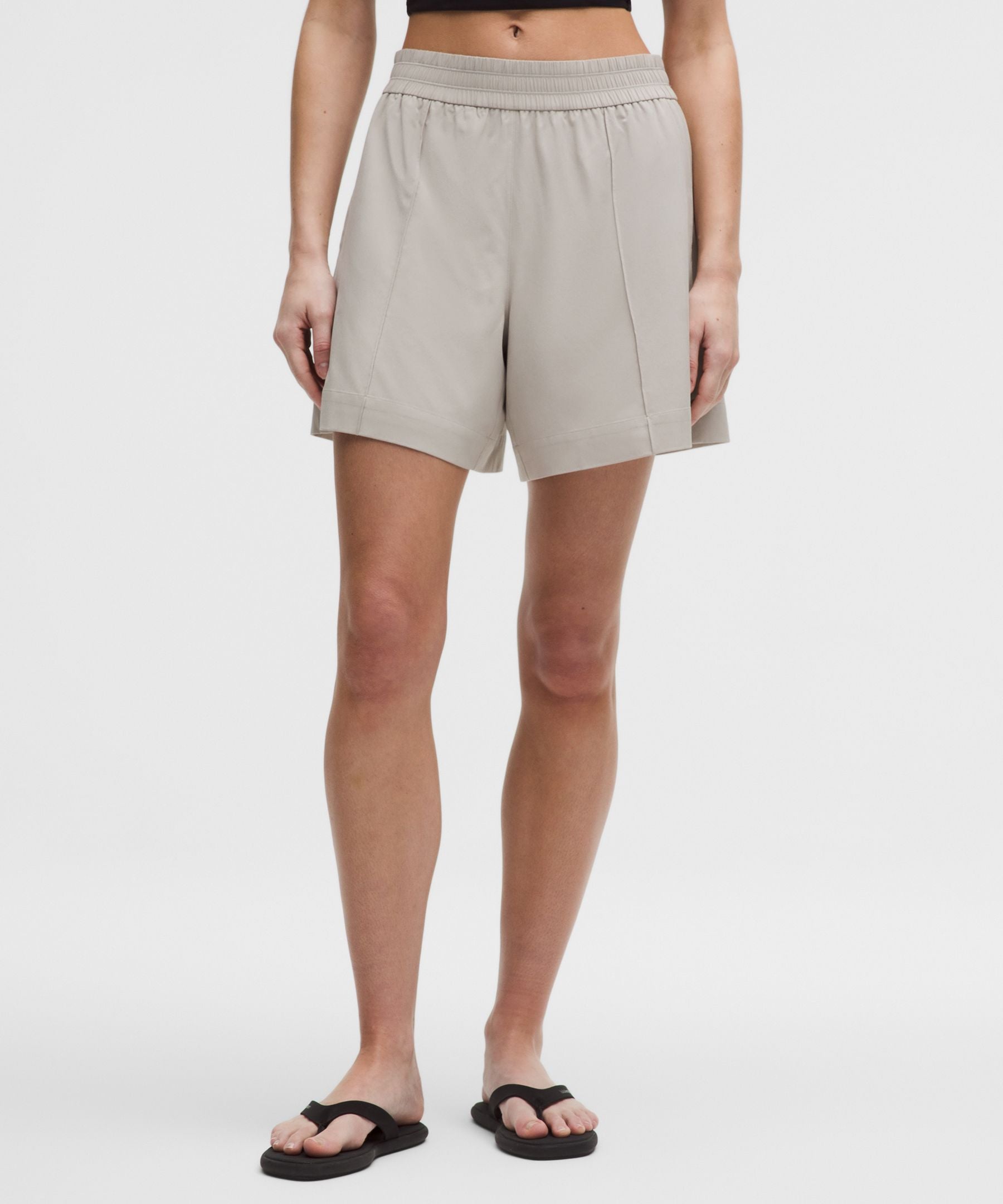 Lululemon Women's Breezily Mid-Rise Short 6"