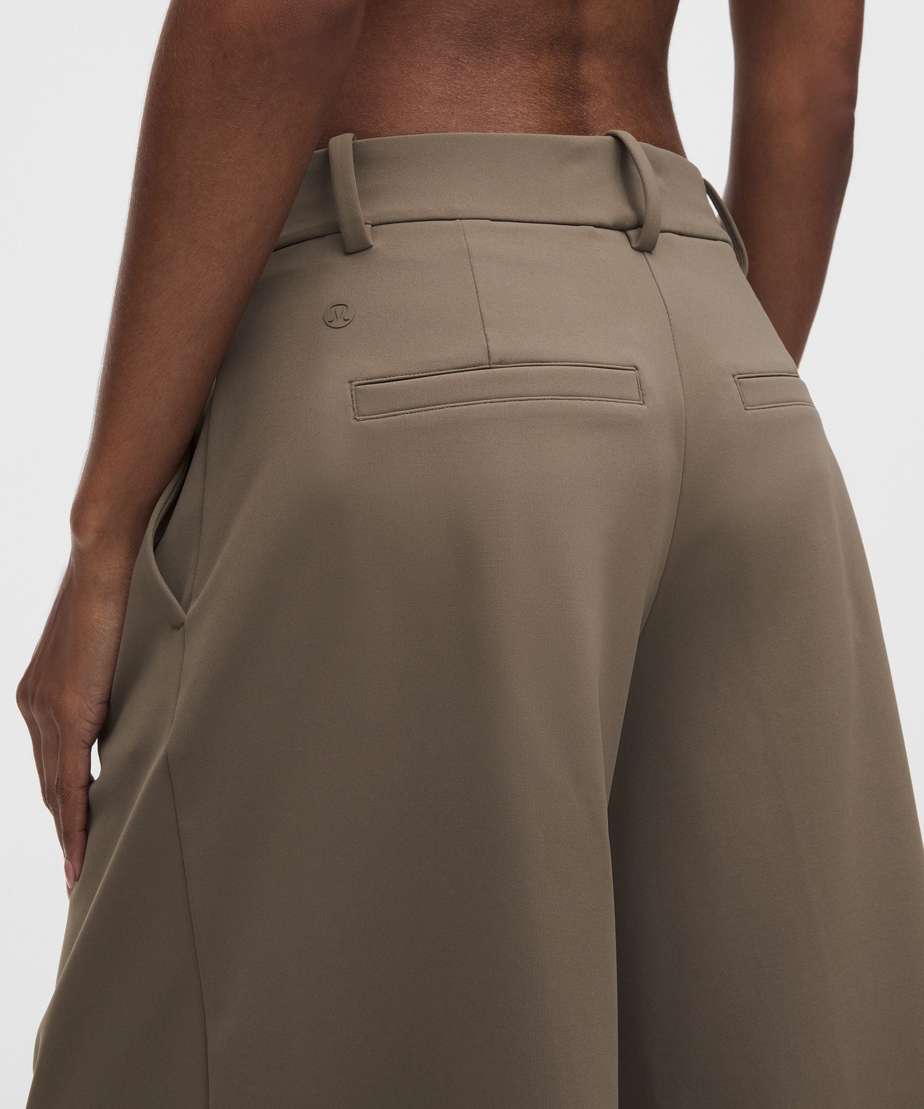 Lululemon Women's Daydrift Low-Rise Relaxed-Fit Short 14"