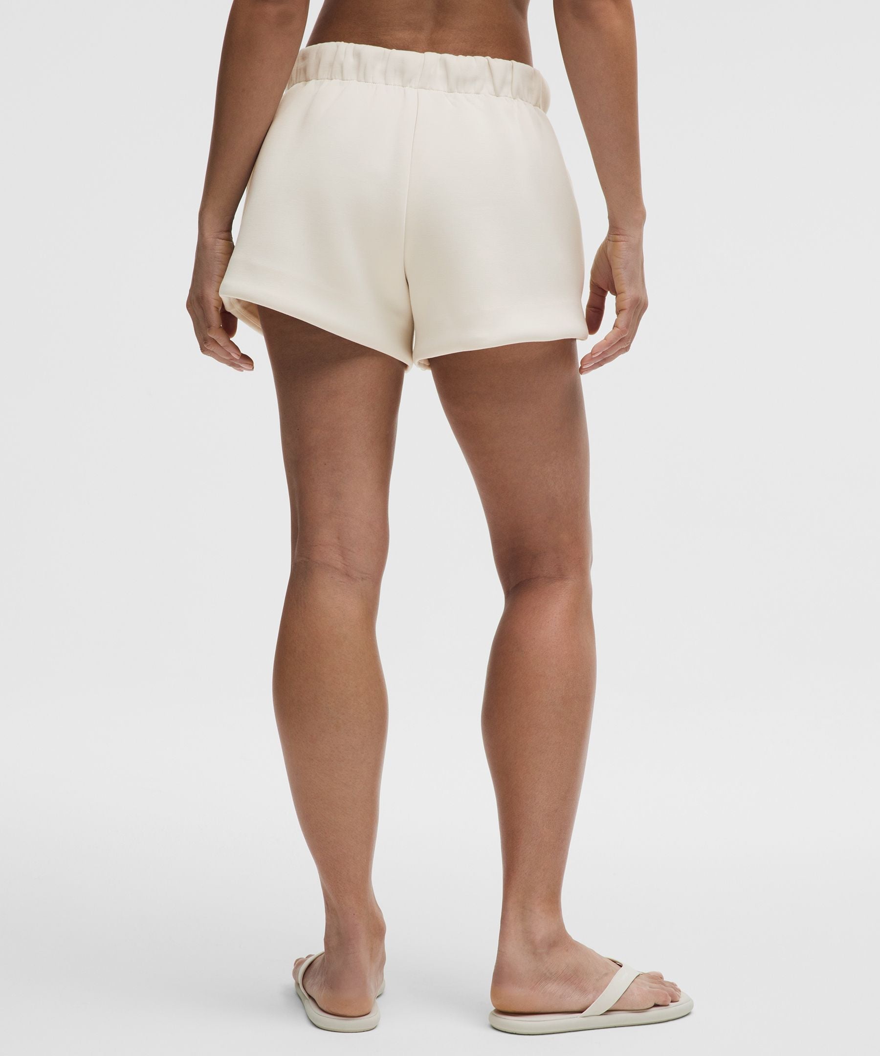 Lululemon Women's Sleek Spacer Mid-Rise Short 3.5"