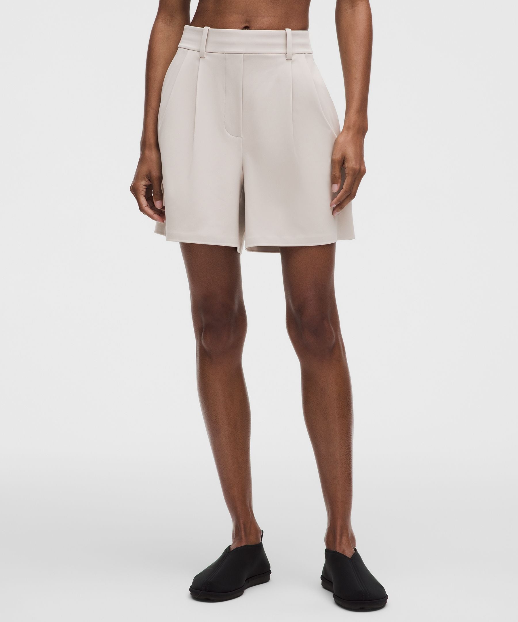 Lululemon Women's Daydrift Pleated High-Rise Short 5"